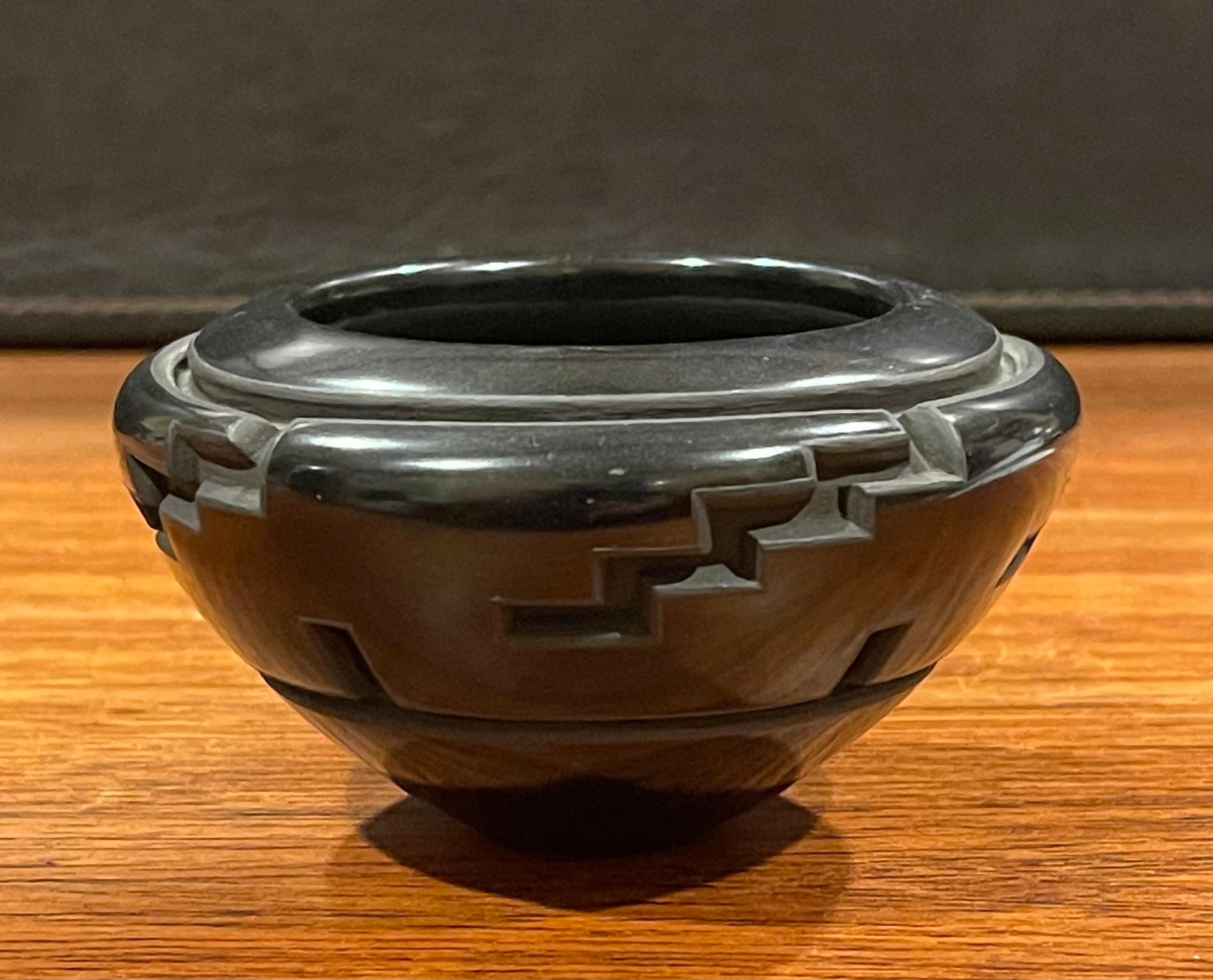 Santa Clara Pueblo Geometric Blackware Vase by Orville & Effie Garcia In Good Condition For Sale In San Diego, CA