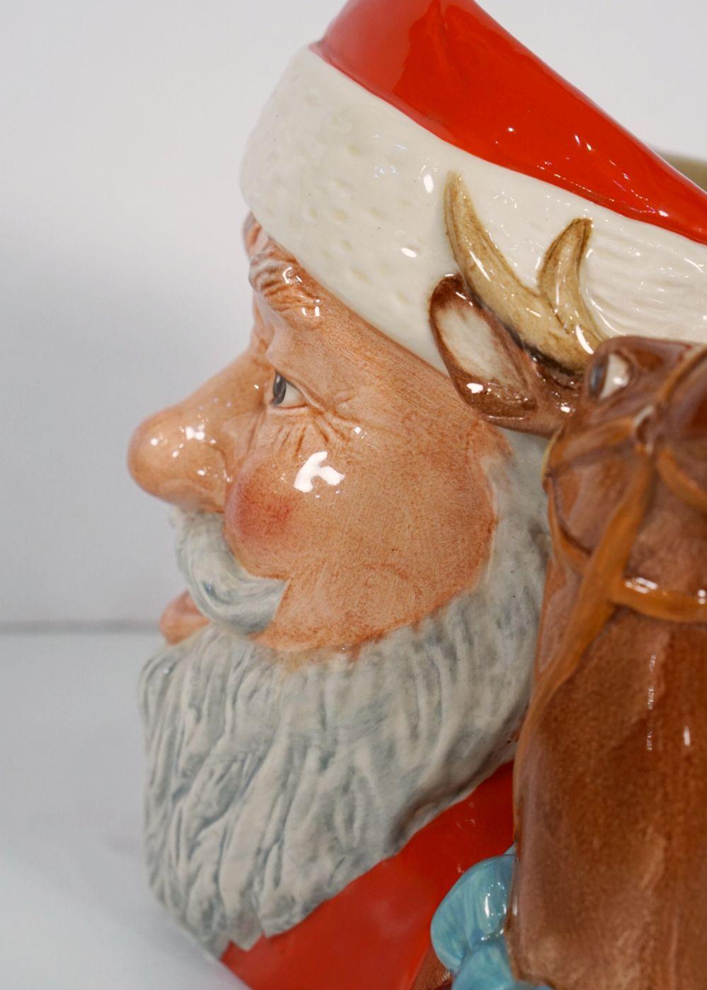 Pichet caractéristique du Santa Claus de Royal Doulton, Angleterre en vente 2