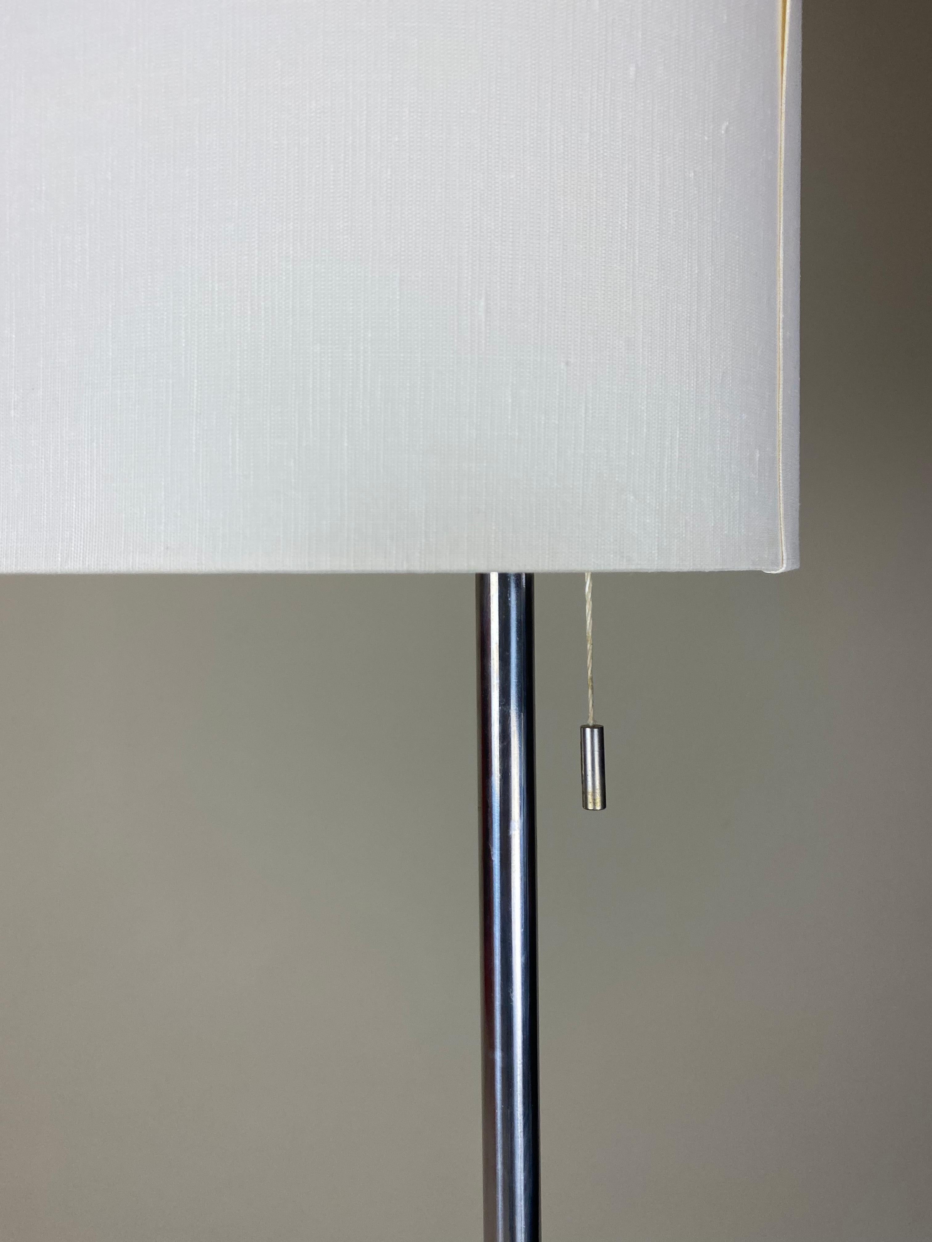 arne jacobsen floor lamp