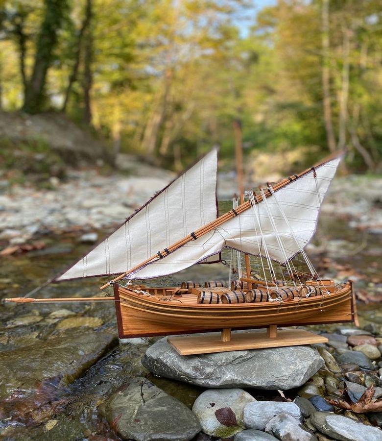 Arts and Crafts Modèle réduit de bateau de Santa Lucia, qualité musée en vente