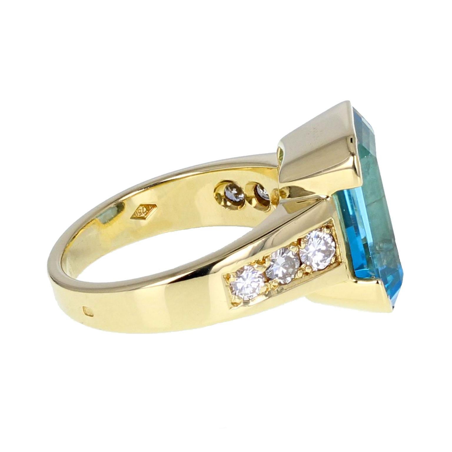 Modern Santa Maria 6 Carat Aquamarine Diamond Cocktail Ring For Sale
