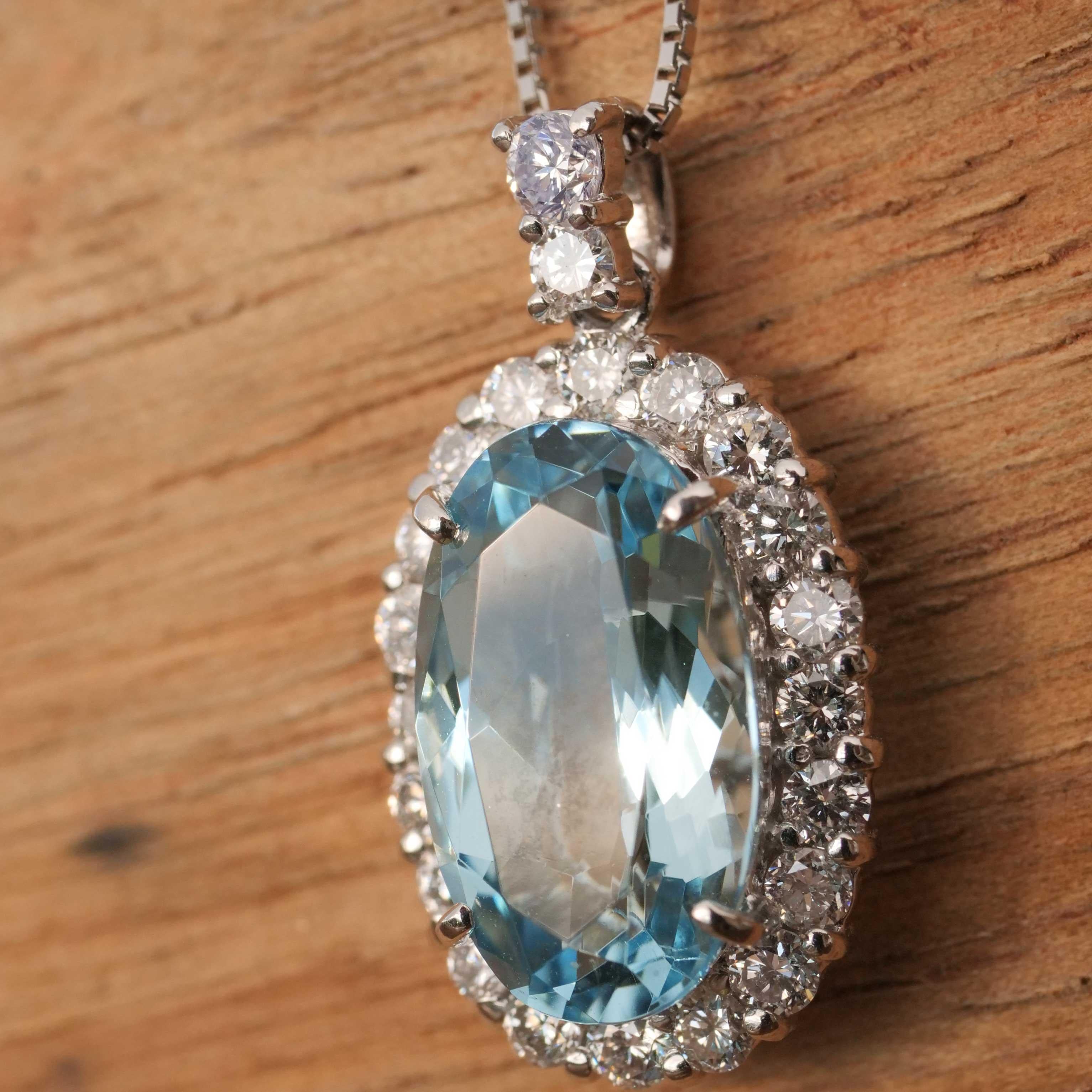 da uomo o donna Ciondolo Brilliante Santa Maria Aquamarin 3.80 ct  Platino 0.87 ct Colore raro in vendita
