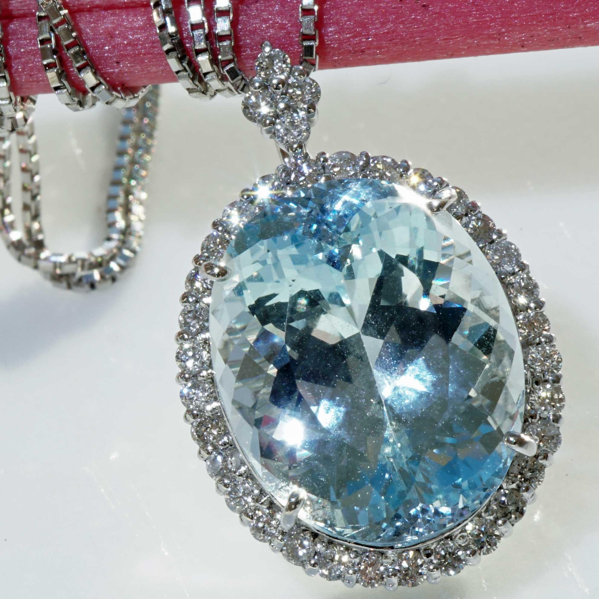 Santa Maria Aquamarin Brilliant Pendant 7.4 ct  Platinum 0.35 ct Rare Color In New Condition In Viena, Viena