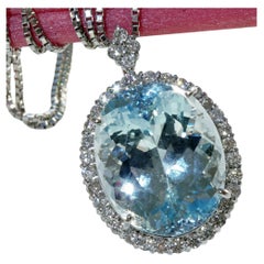 Santa Maria Aquamarin Brilliant Pendant 7.4 ct  Platinum 0.35 ct Rare Color