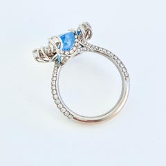 Anillo de cóctel Santa María de aguamarina y diamantes en oro blanco de 18 quilates, 4,7 quilates