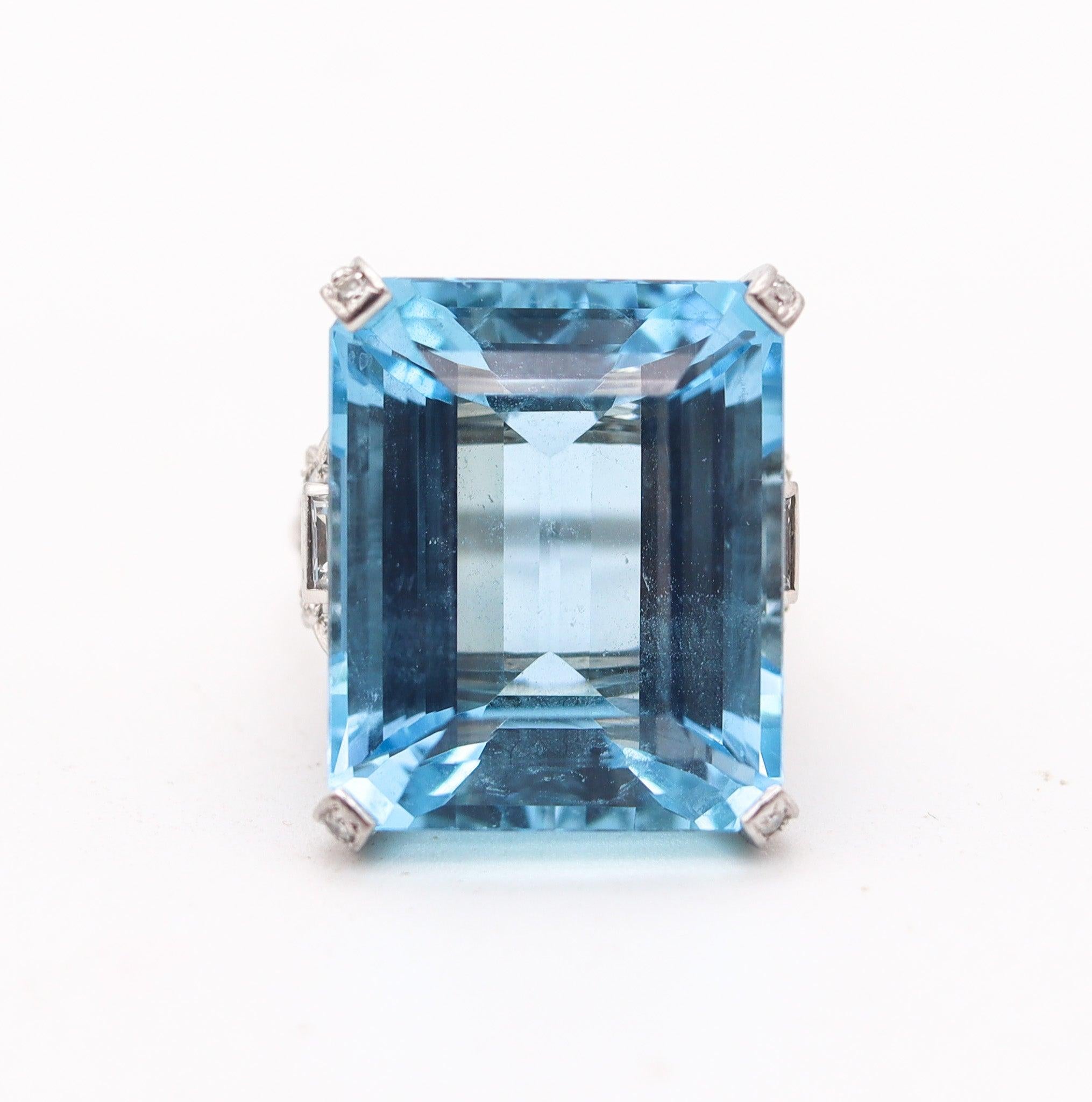 SANTA-MARIA Anillo de cóctel Art Decó de aguamarina en platino con diamantes, 32,38 qt en Excelente estado para la venta en Miami, FL