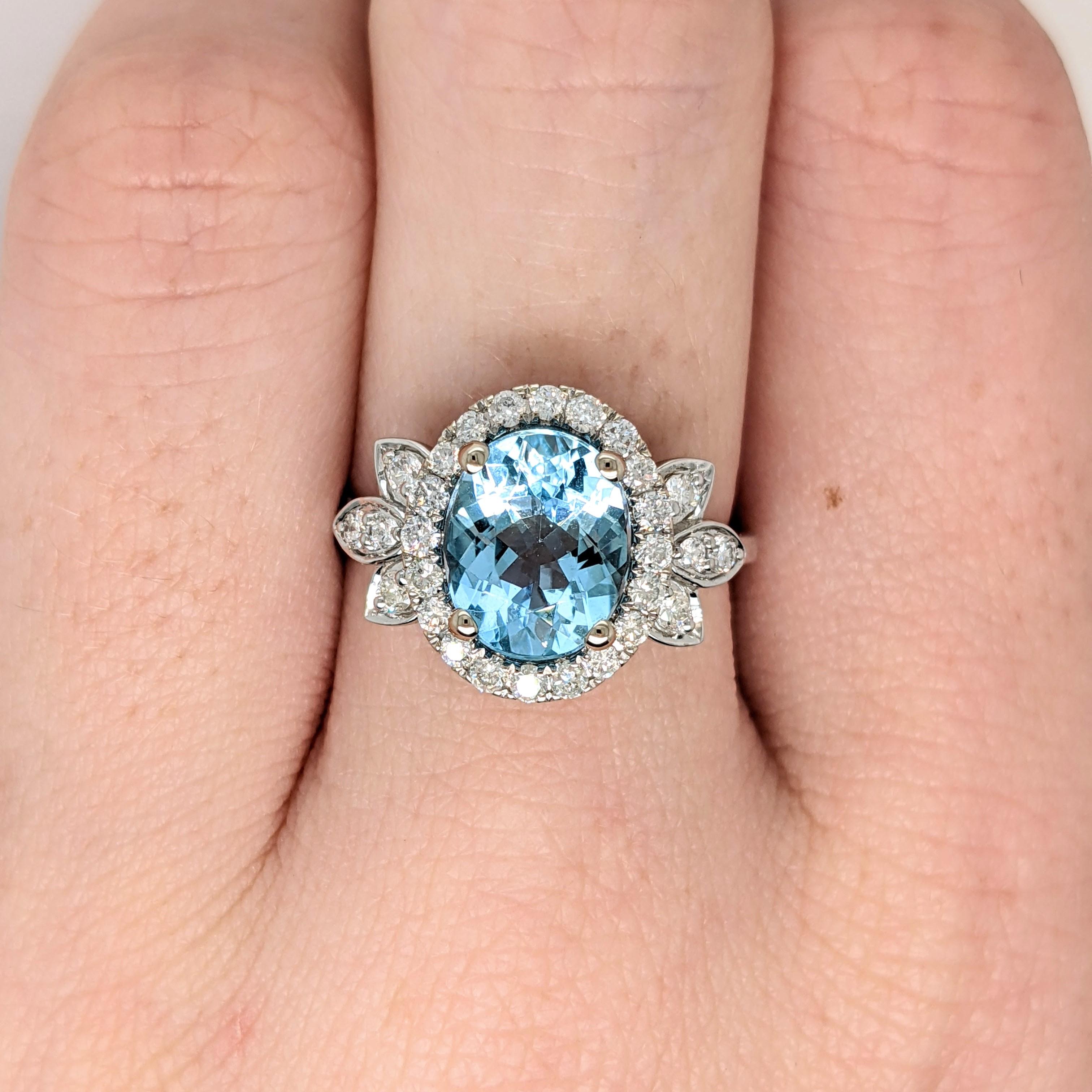 Santa Maria Aquamarine Ring in 14k White Gold W Natural Diamond Halo Oval In New Condition For Sale In Columbus, OH