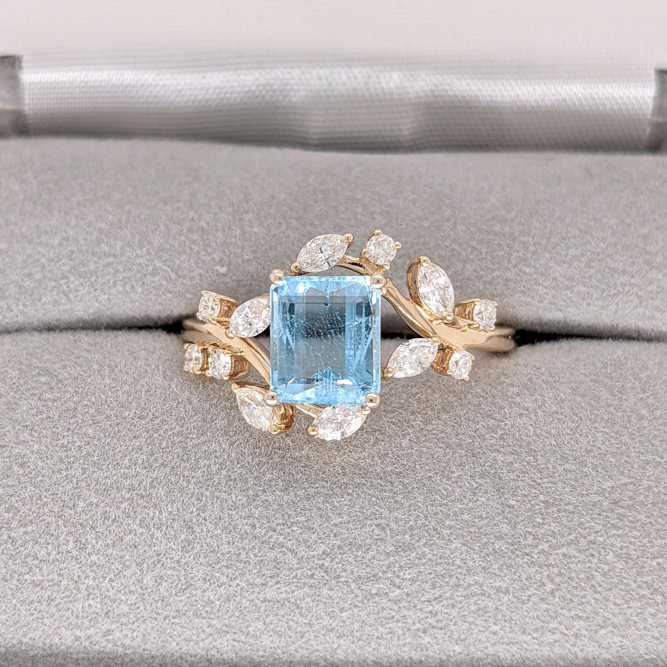 Santa Maria Aquamarine Ring in Solid 14K Yellow Gold with Natural Diamonds For Sale 1