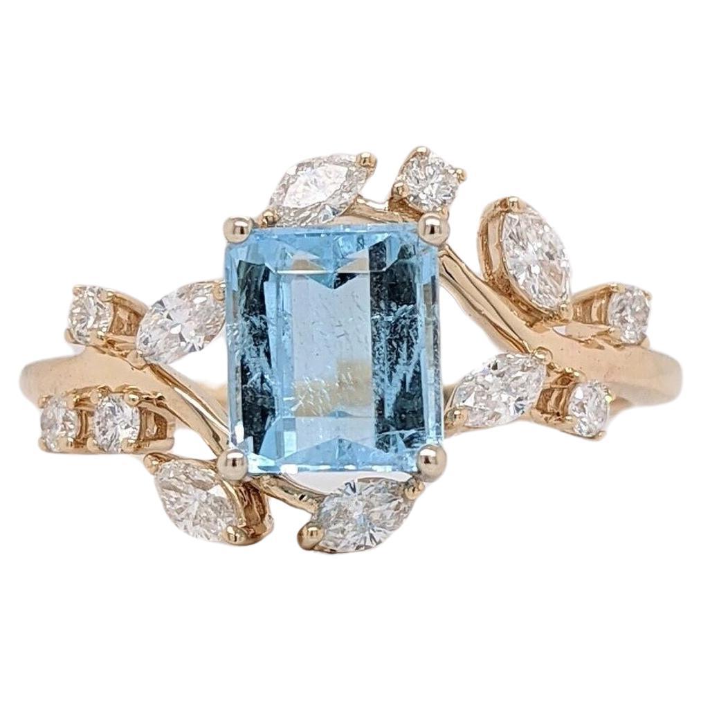 Santa Maria Aquamarine Ring in Solid 14K Yellow Gold with Natural Diamonds For Sale