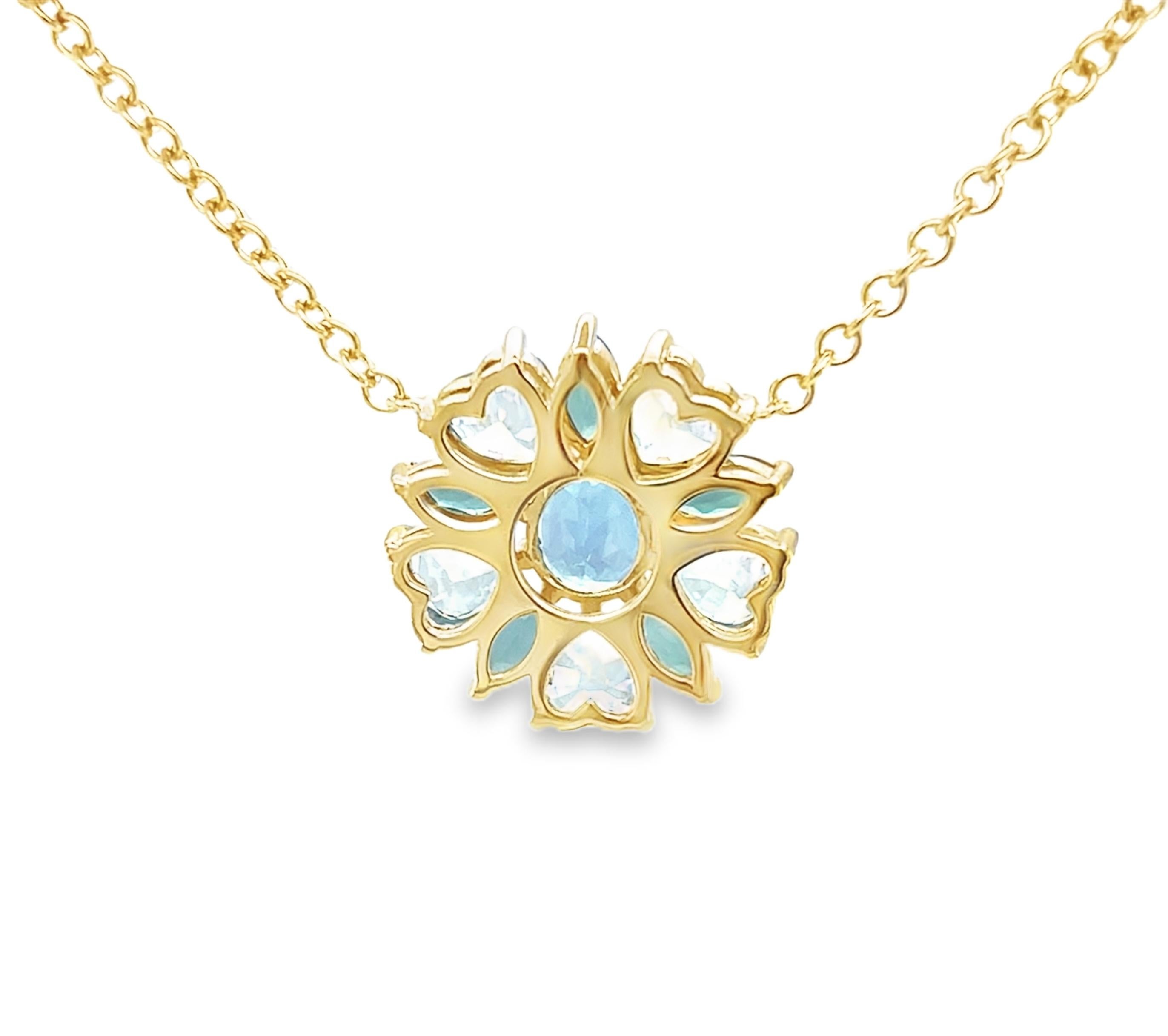 Taille ovale Collier en or jaune 18k avec aigue-marine, zircon bleu et topaze bleue de la mine Santa Maria en vente