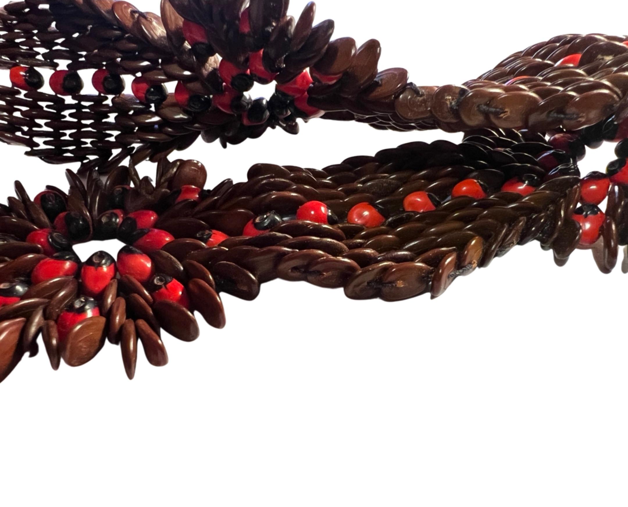 Santa Maria Gürtel, Wild Tamarind Saat und Jumbie Perlen Caribbean Handicraft (Kunsthandwerker*in) im Angebot