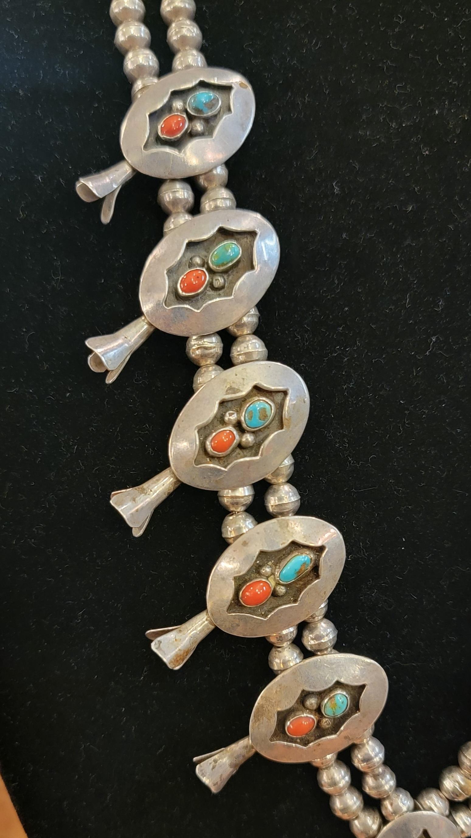 Native American SantaFe School Navajo Sterling 1990s Spondelous Necklace For Sale