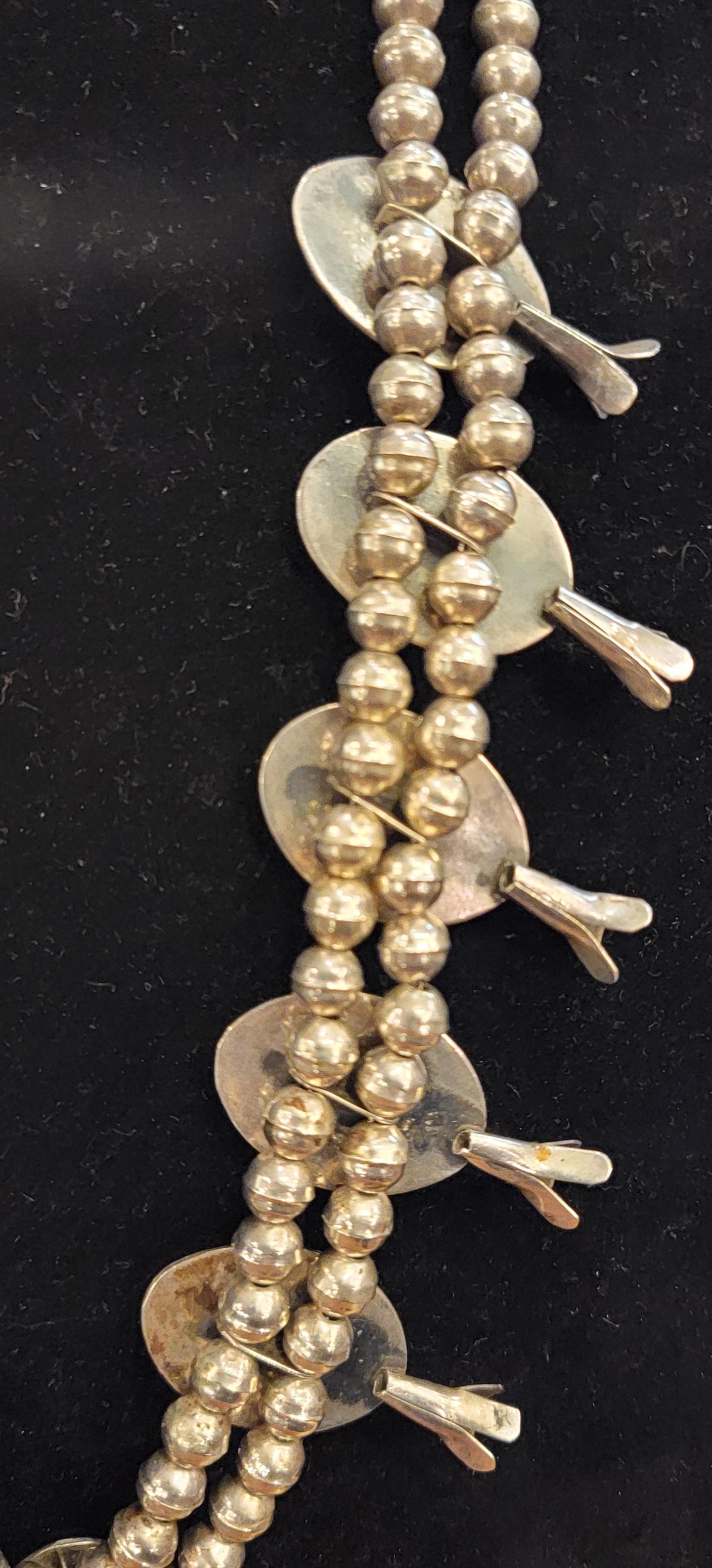 SantaFe School Navajo Sterling 1990er Spondelous Halskette (Perle) im Angebot