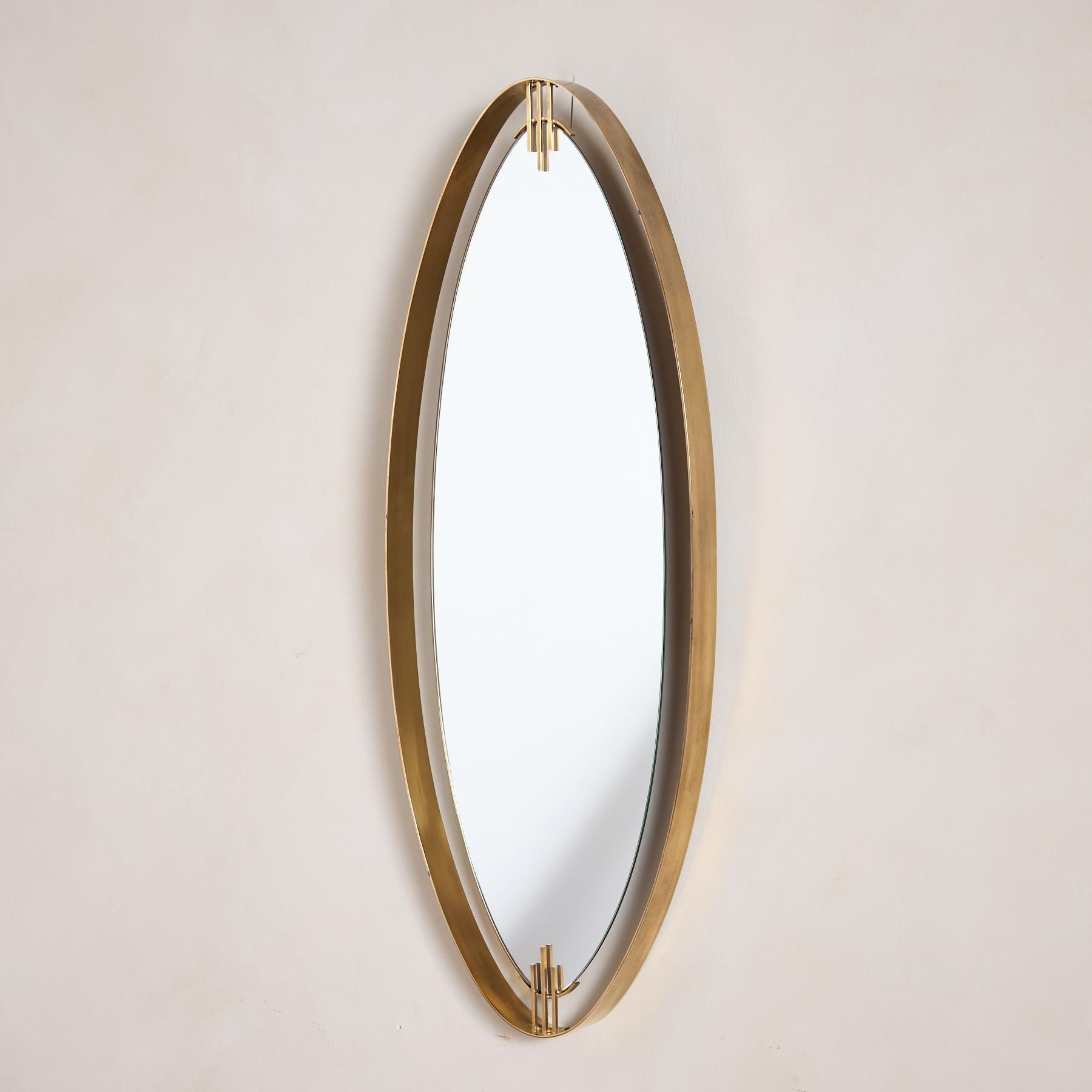 italien Santambrogio & De Berti Miroir en laiton en vente