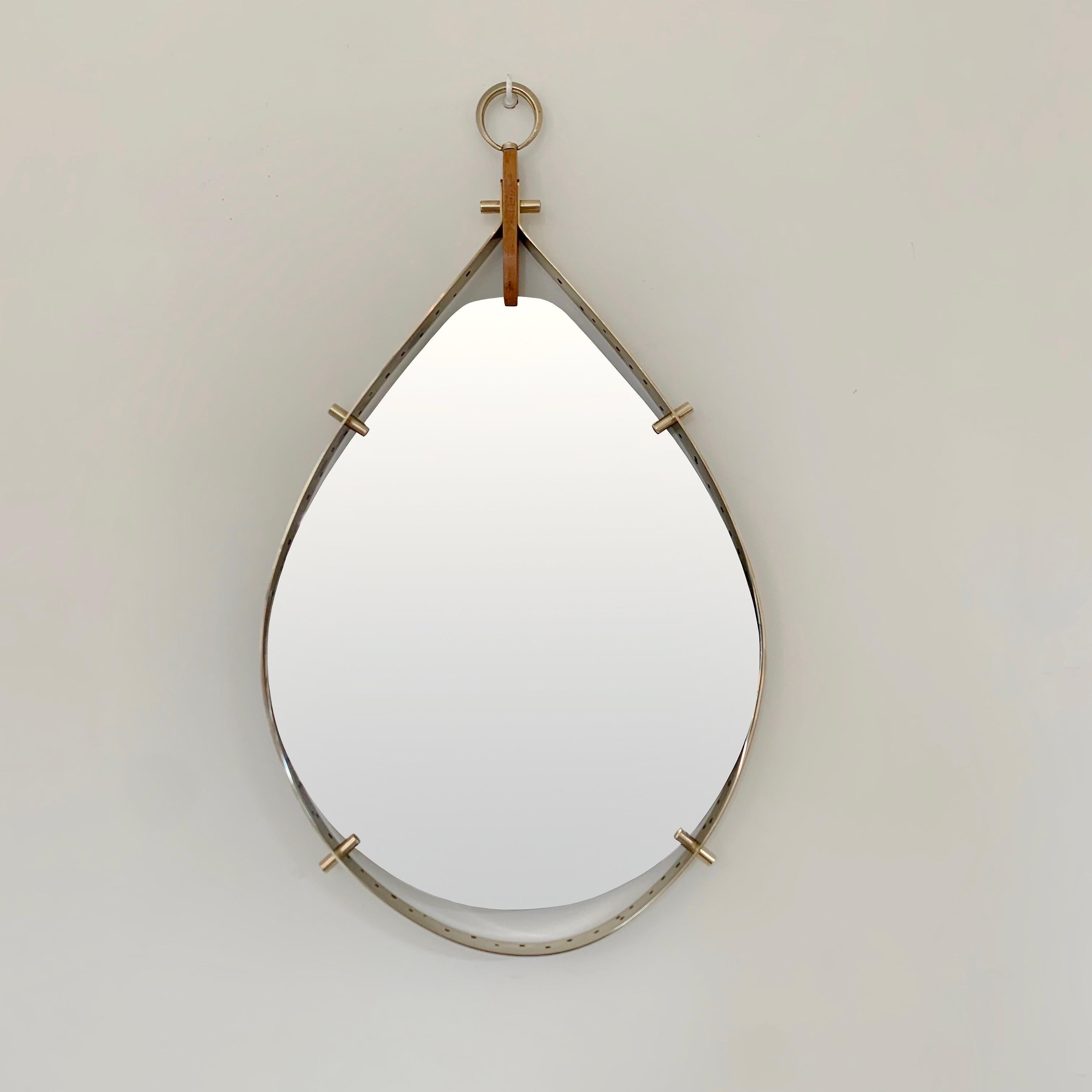 Santambrogio & De Berti Teardrop Brass Wall Mirror, circa 1960, Italy. For Sale 10