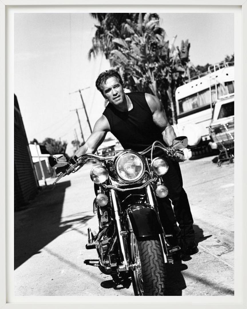 Arnold Schwarzenegger - Sur une moto, Diptych Fine Arts, 1999 en vente 3