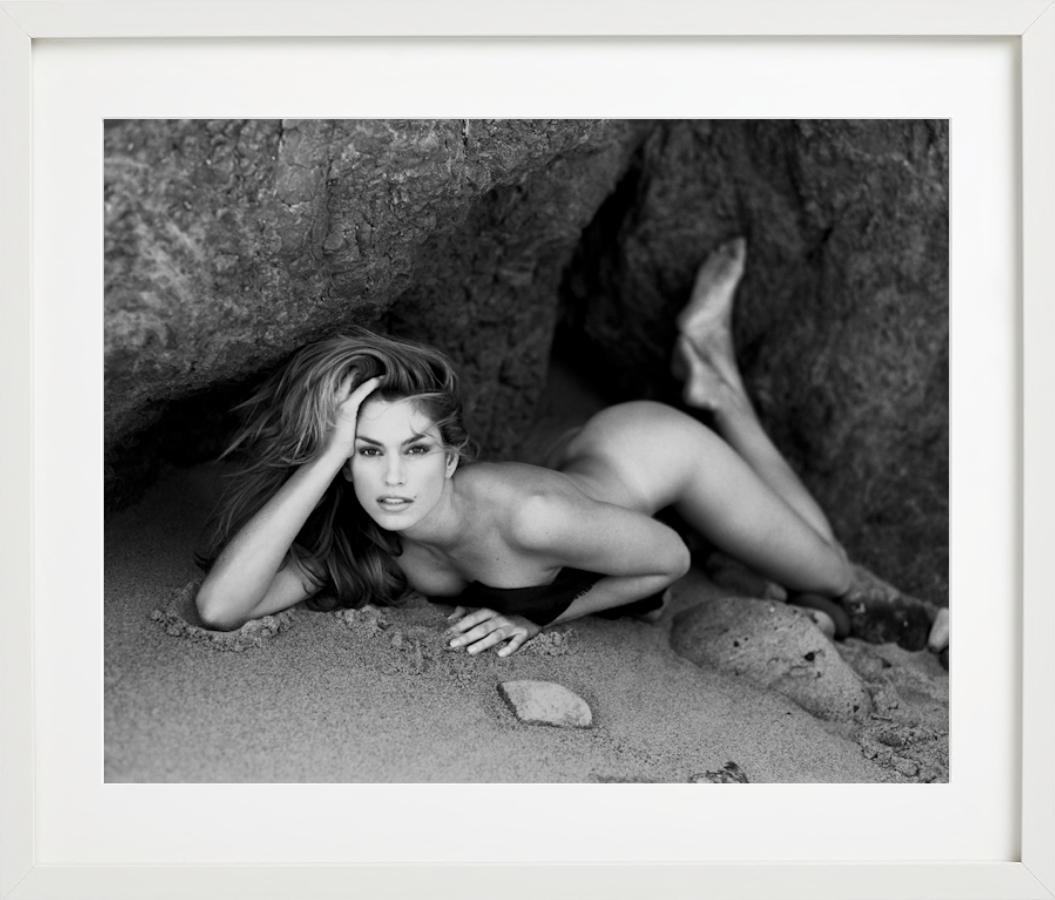 All prints are limited edition. Available in multiple sizes. High-end framing on request.


All prints are done and signed by the artist. The collector receives an additional certificate of authenticity from the gallery.


Kate Moss lounging