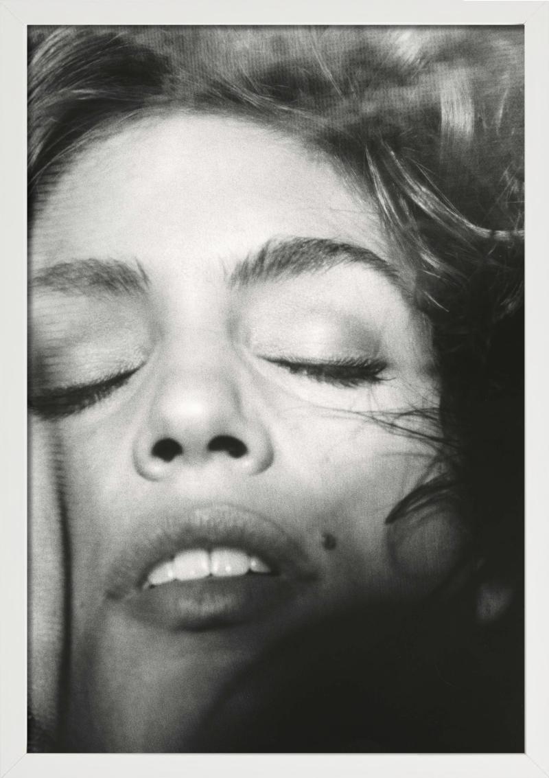 Cindy Crawford Veil, NYC – Nahaufnahme, Kunstfotografie 1990 (Zeitgenössisch), Photograph, von Sante D´ Orazio