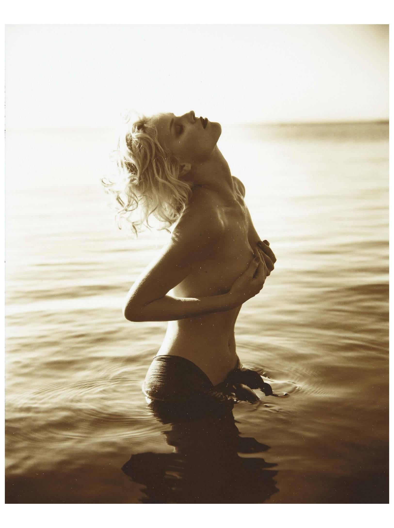 Eva Herzigova, Delano Hotel – Aktmodell im Wasser, Kunstfotografie, 1996