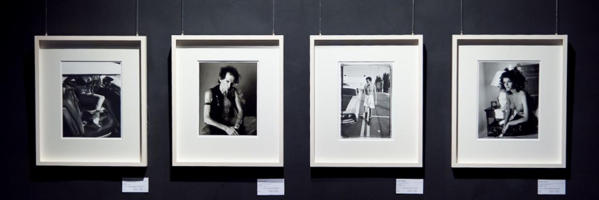 Keith Richards Rauchen – Porträt des Rockstars und des Rolling Stones-Mitglieds – Photograph von Sante D´ Orazio