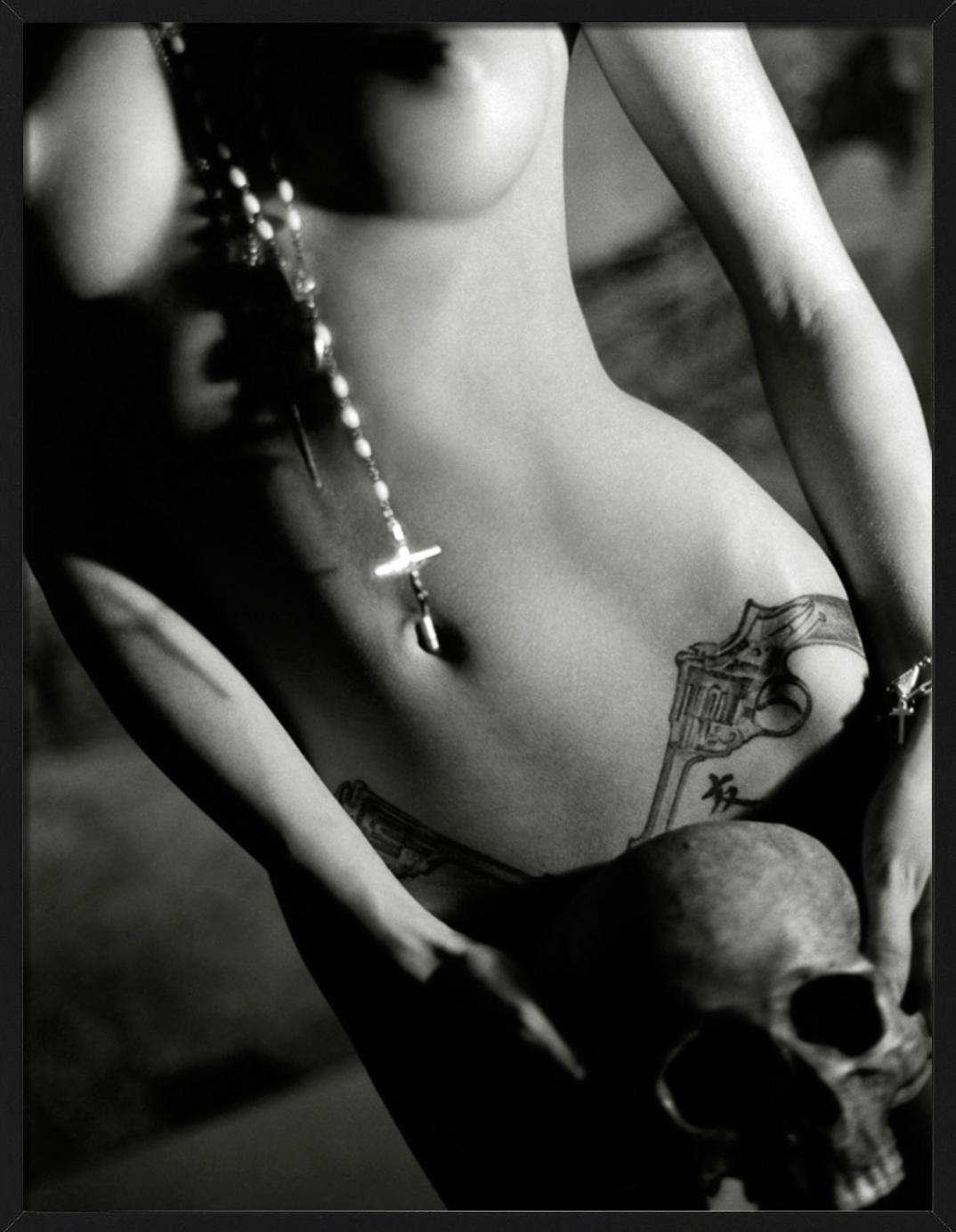 Mandy with Skull - closeup nude with skull and rosary, fine art photography 2007 For Sale 2