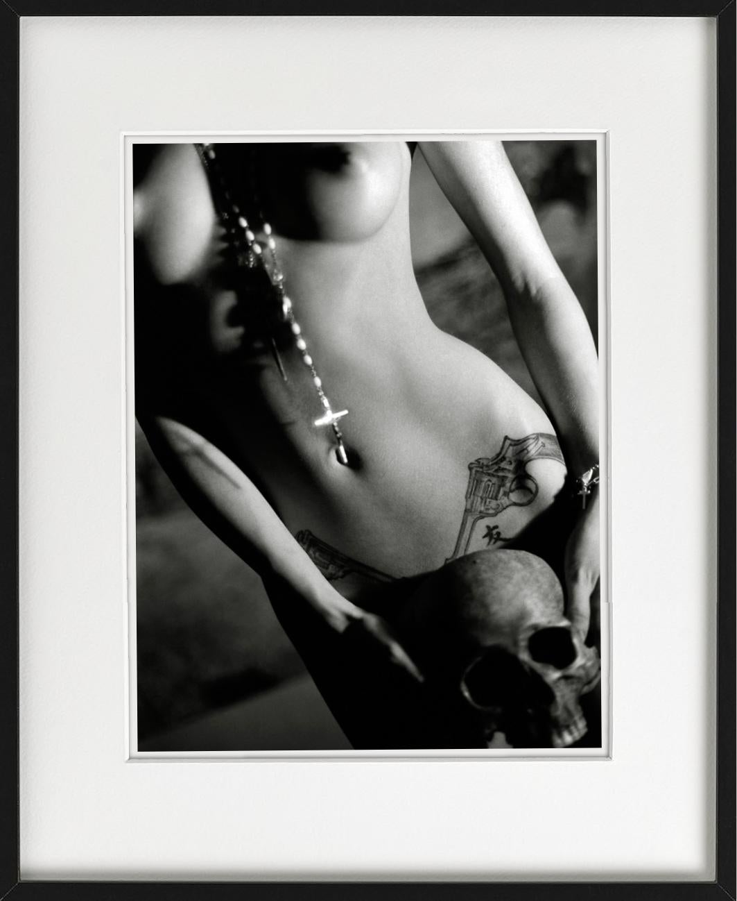 Mandy with Skull - closeup nude with skull and rosary, fine art photography 2007 For Sale 3