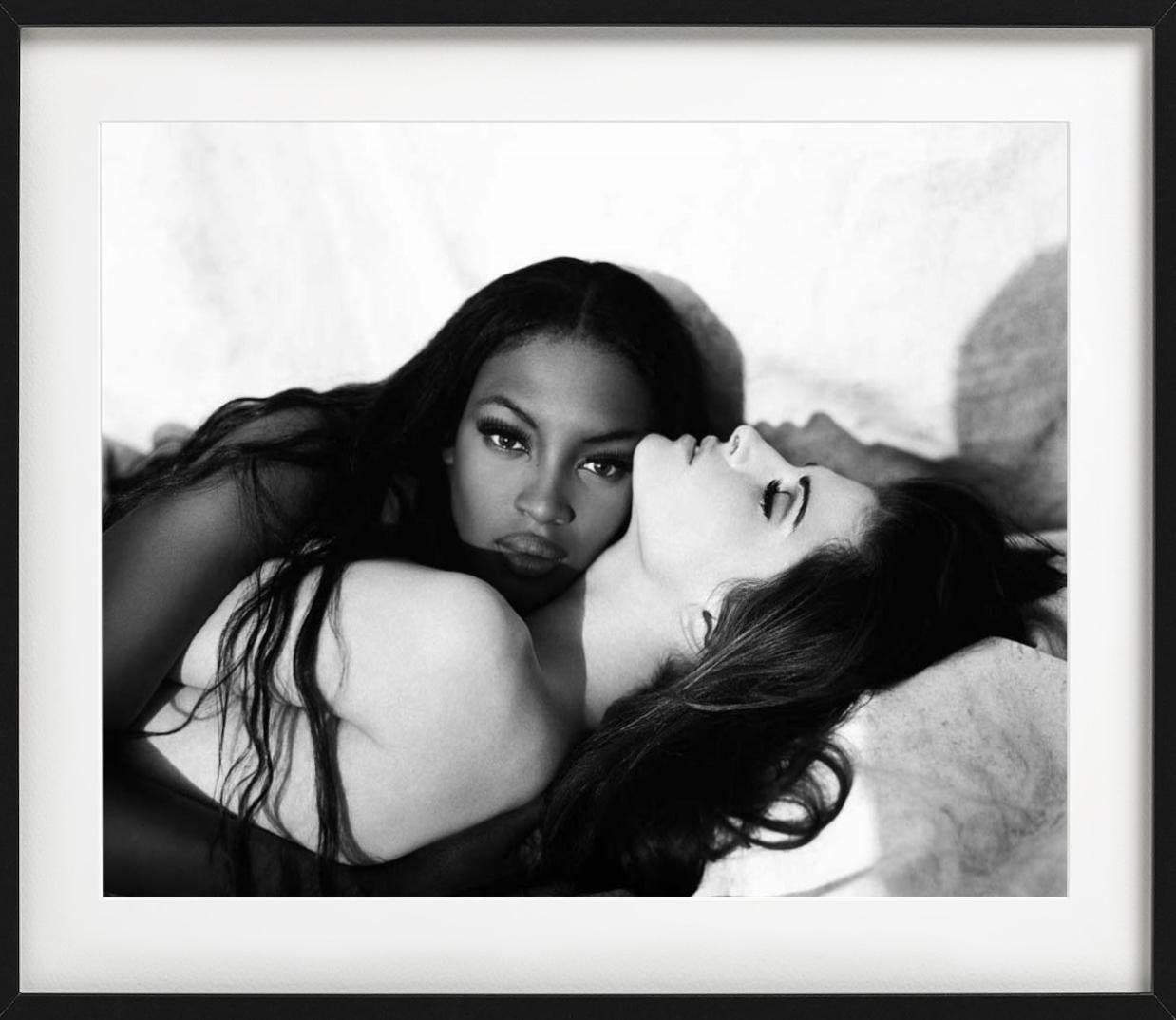 Naomi Campbell & Stephanie Seymour - Nude Portrait, FIne Art Photography, 1990 For Sale 3