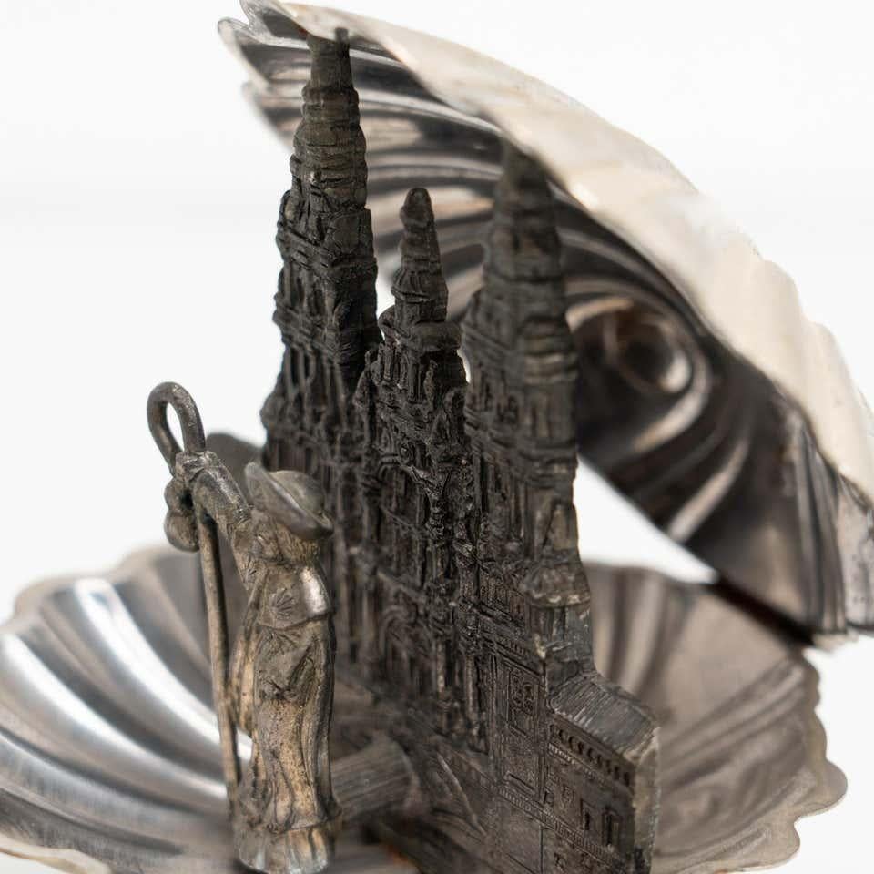 Santiago de Compostela Traditional Memorabilia Figure For Sale 5