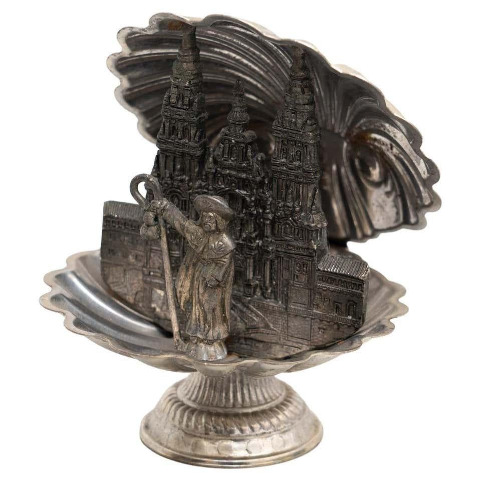 Santiago de Compostela Traditional Memorabilia Figure For Sale 6
