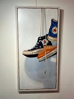 "#1488" Pintura acrílica de converse rojo azul y negro sobre un lienzo blanco alto.