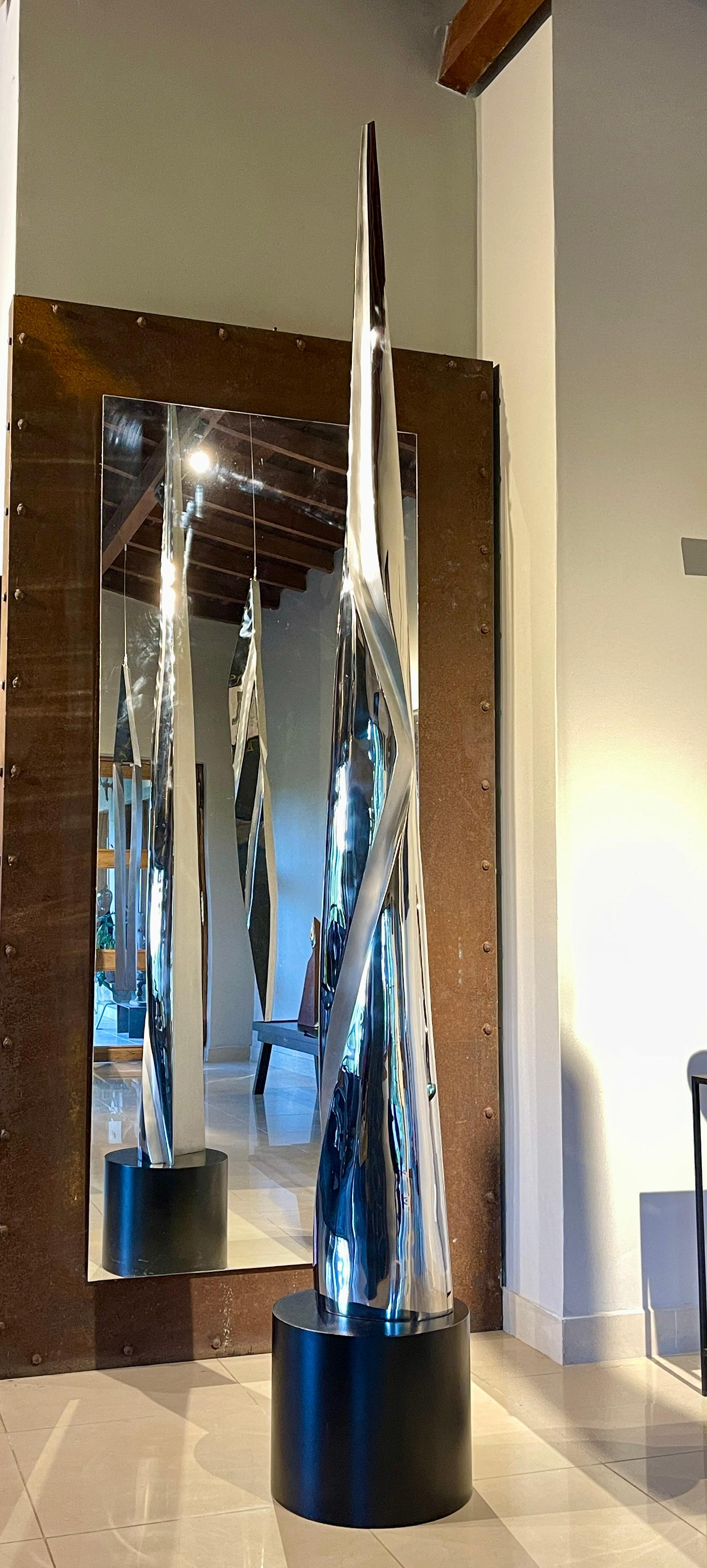 ENCANTO INDOOR MONUMENTAL 
Santiago Medina
ITALIAN STAINLESS STEEL
99 x 10 x 6 in WITH BASE
Edition of 5

All sculptures are made with the highest quality Italian stainless steel available and imported from the Milan, Italy area. They are hand-made