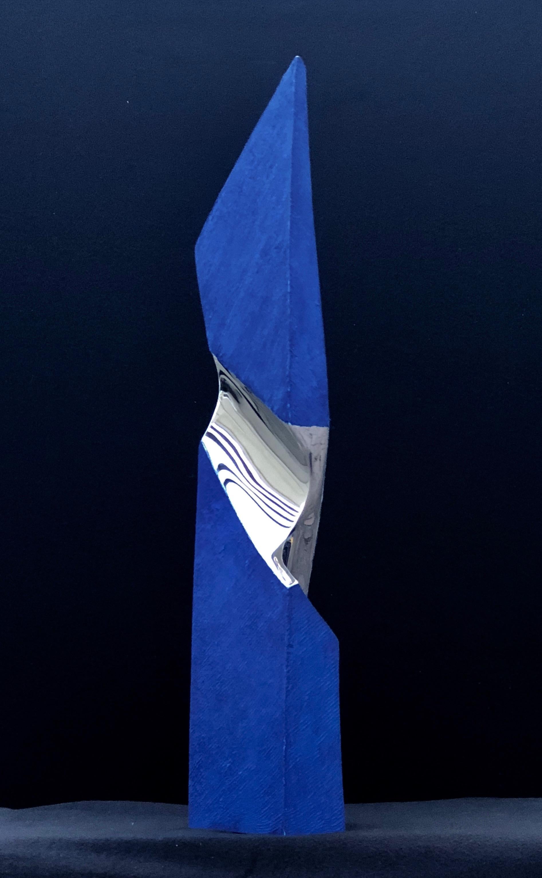 Santiago Medina - ENIGMA BLUE, Sculpture 2022 1