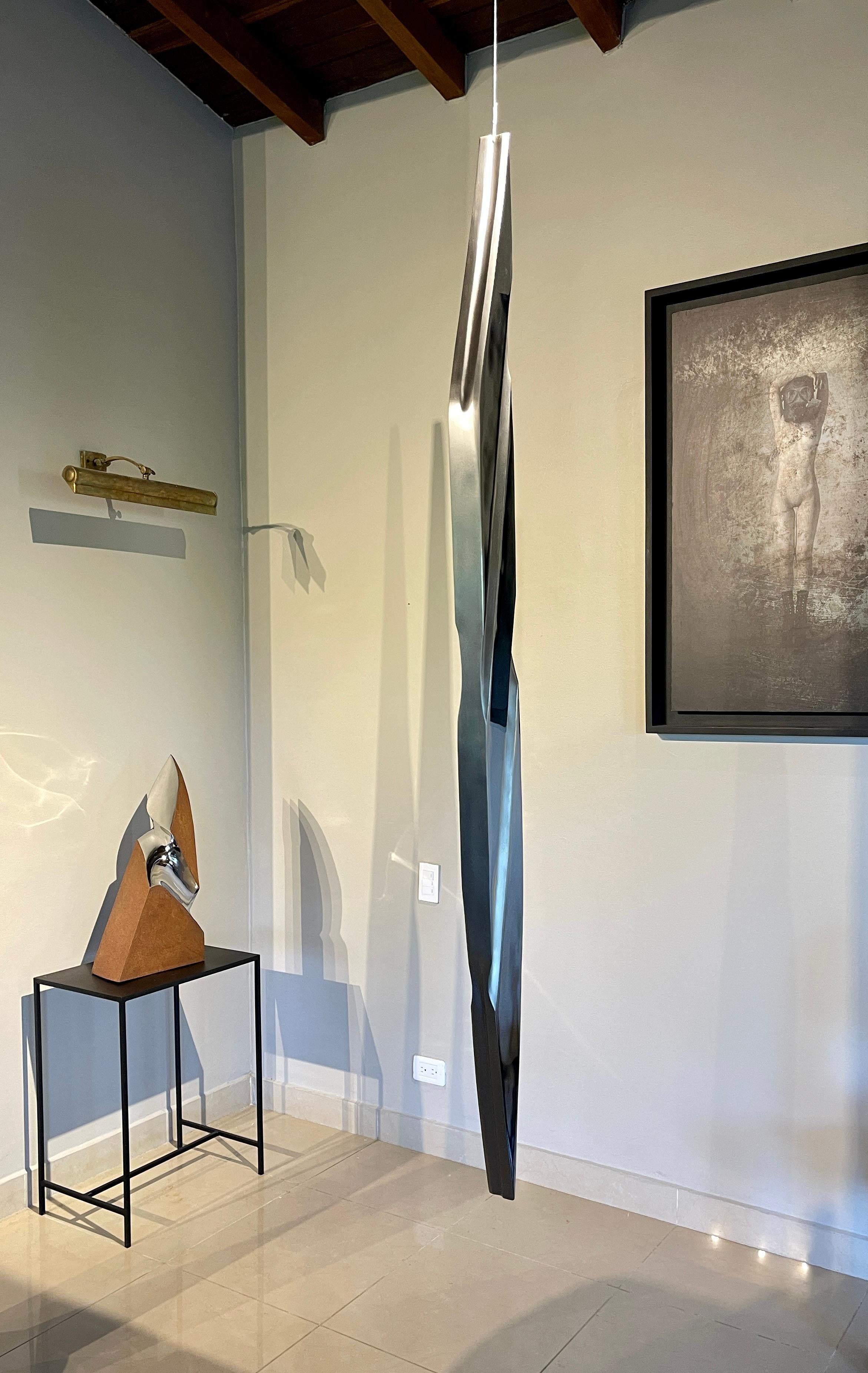Santiago Medina - Futura sospesa, scultura 2023 2