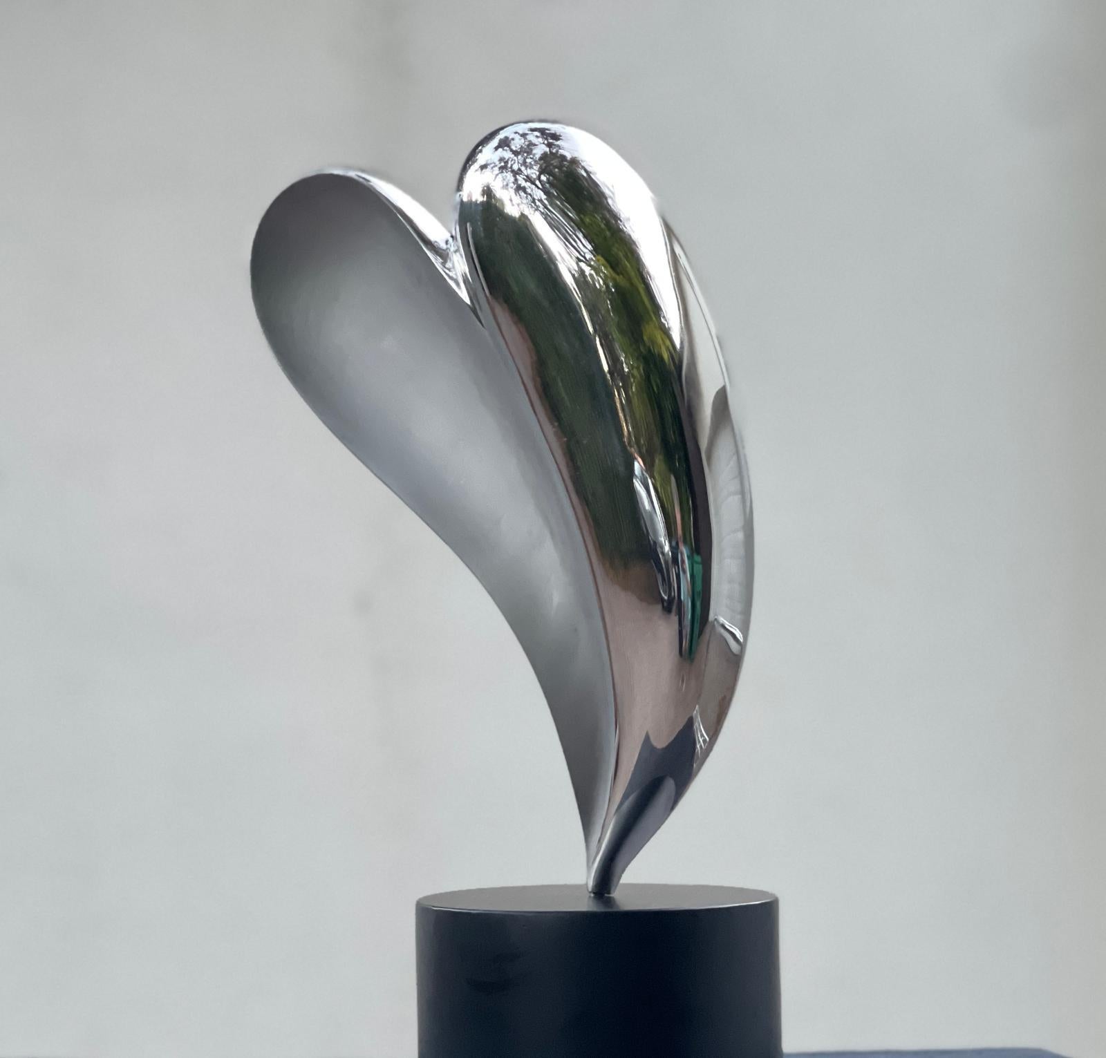 Santiago Medina - IN LOVE, scultura 2024 in vendita 2