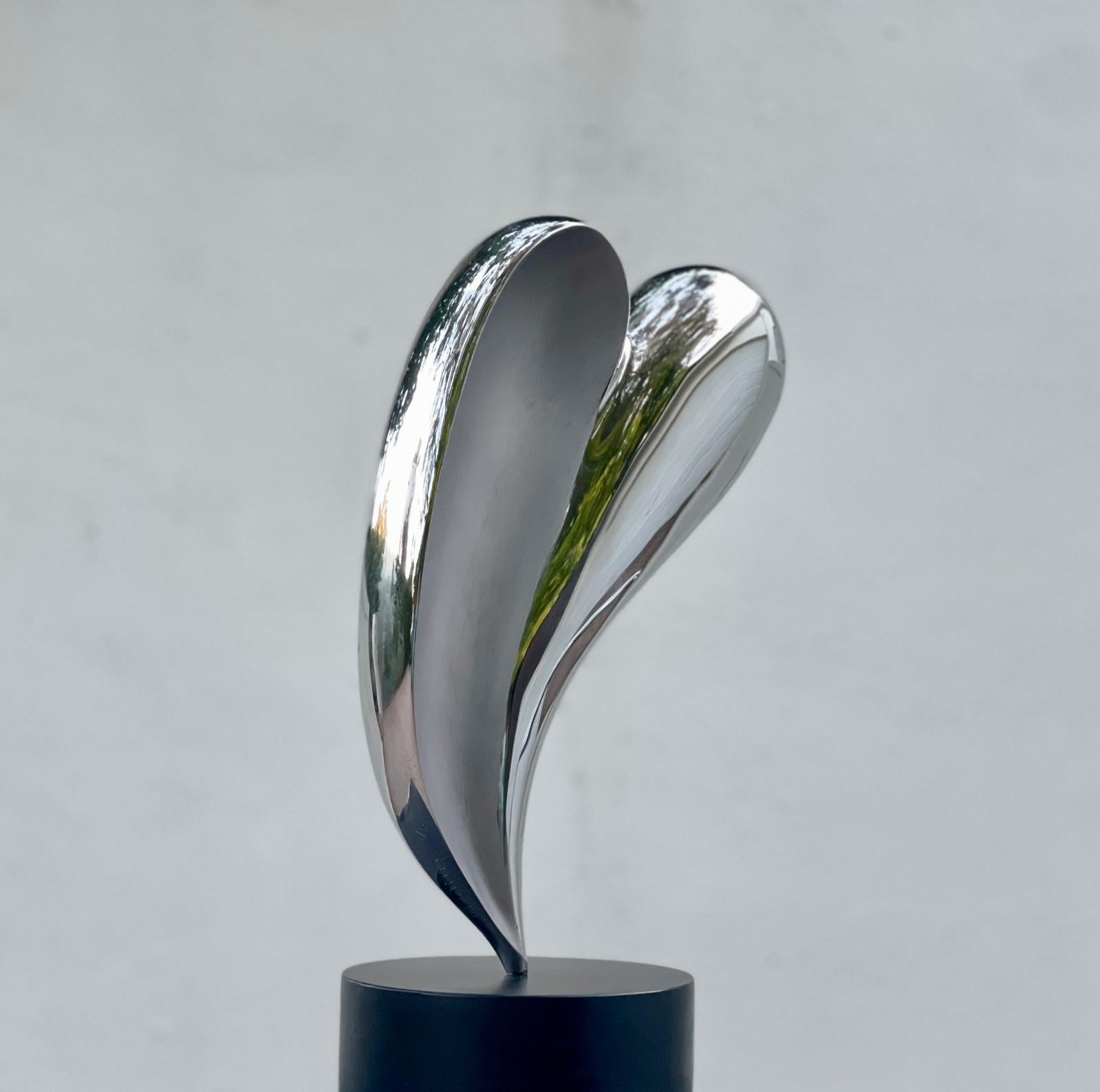 Santiago Medina - IN LOVE, scultura 2024 in vendita 3