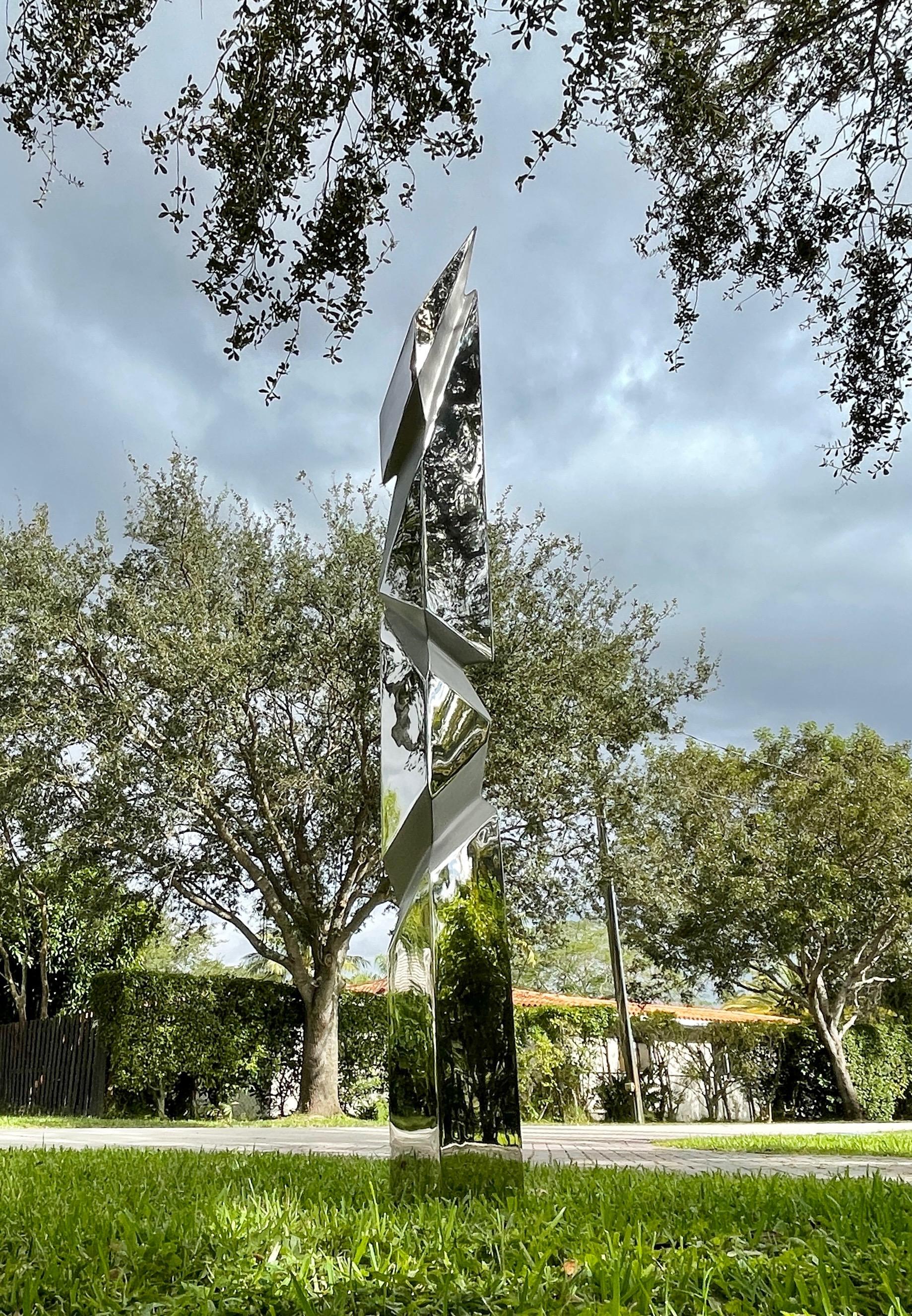 Acciaio inossidabile italiano per esterni marini.

Questa scultura verrà spedita direttamente dallo studio dell
artista.

Tutte le sculture sono realizzate con acciaio inossidabile italiano della migliore qualità disponibile e importato dall
area di