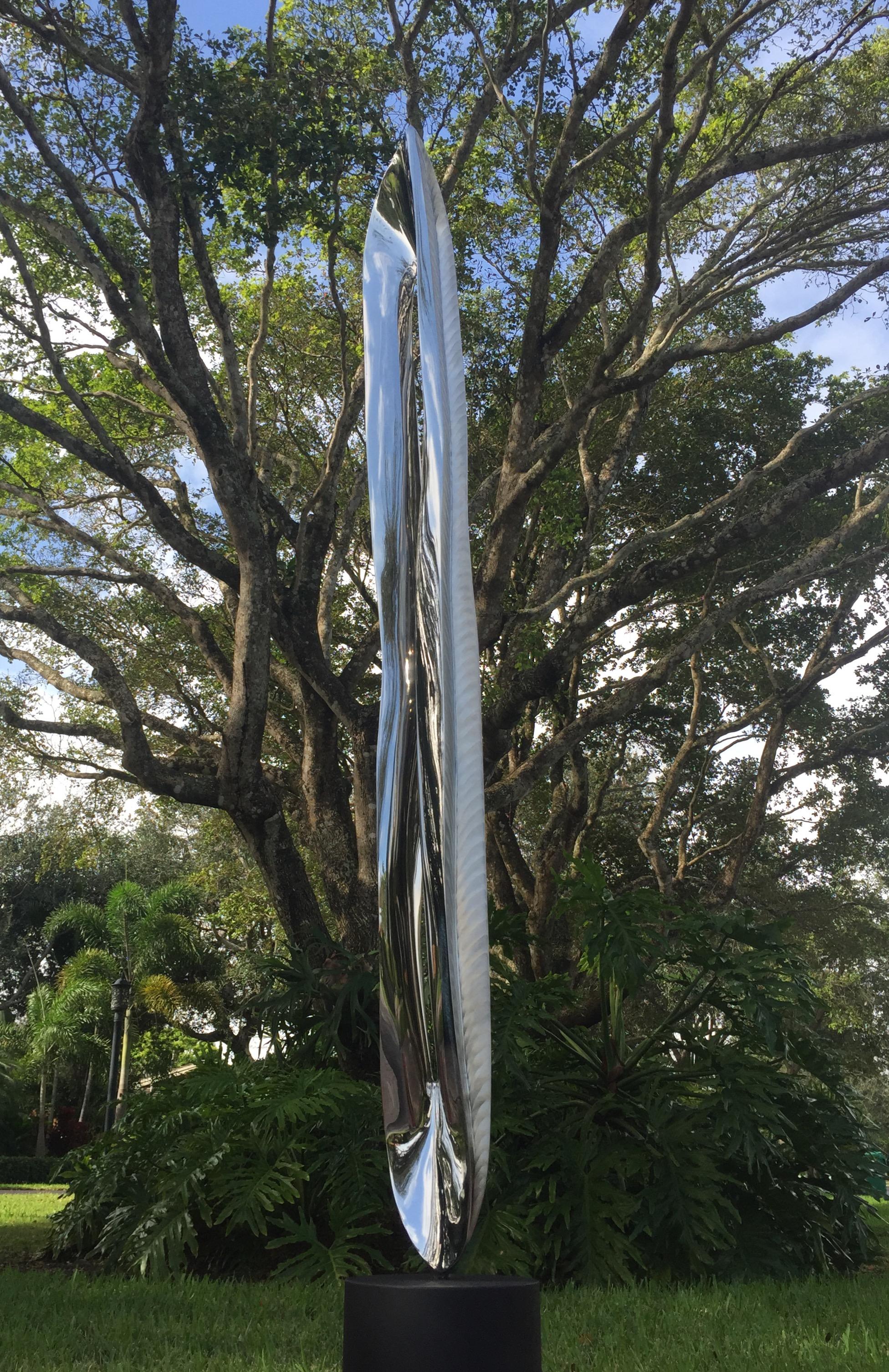 Santiago Medina - MIRACLE (OUTDOOR MONUMENTAL), Sculpture 2022 For Sale 3