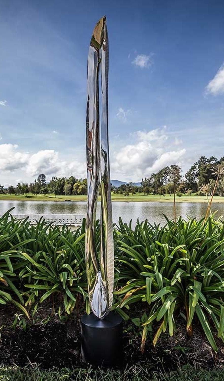 Santiago Medina - MIRACLE (OUTDOOR MONUMENTAL), Sculpture 2022 For Sale 4