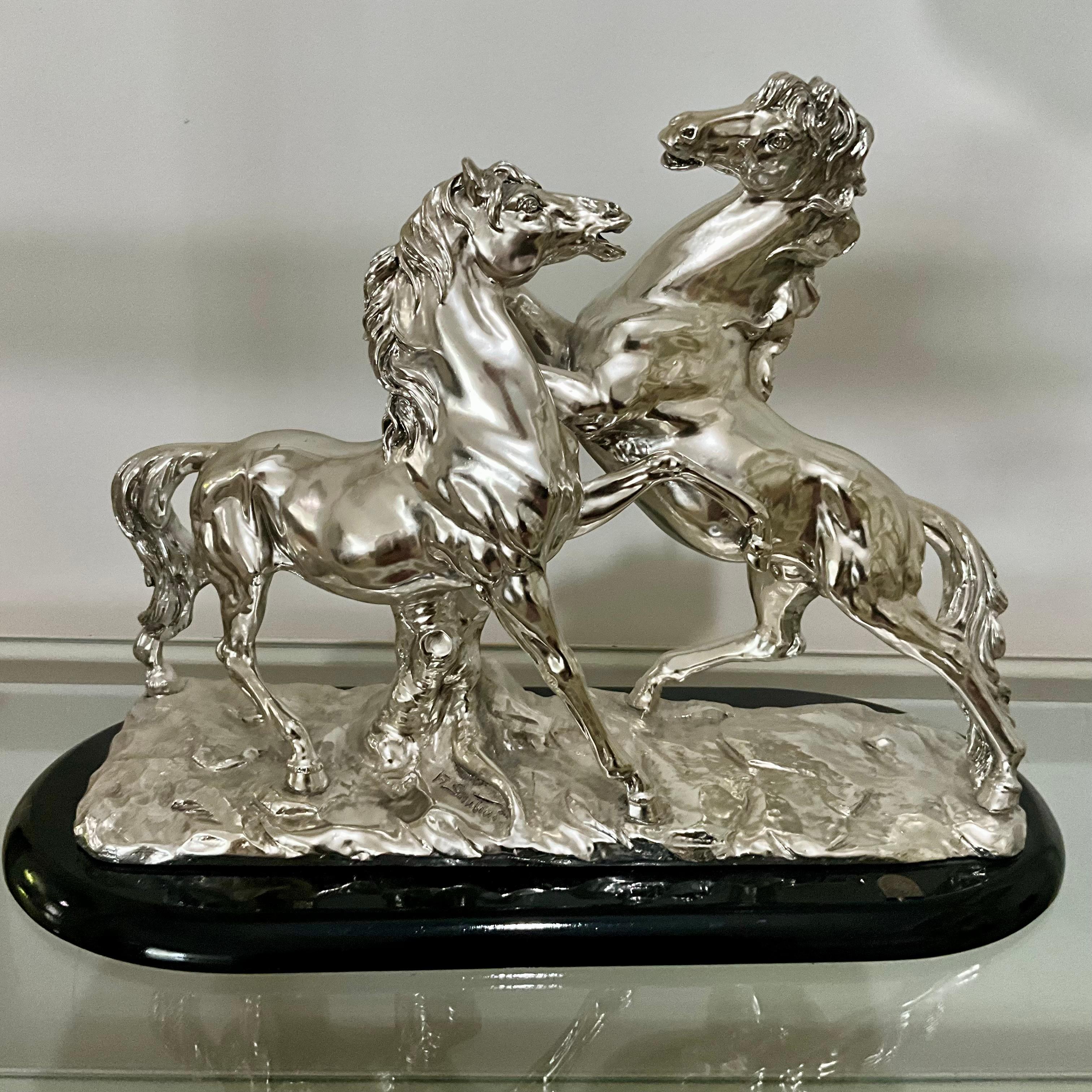 Hollywood Regency Santini Silvered Resin Sculpture of Two Rearing Horses, Signed, Italy Mid-20th C in vendita