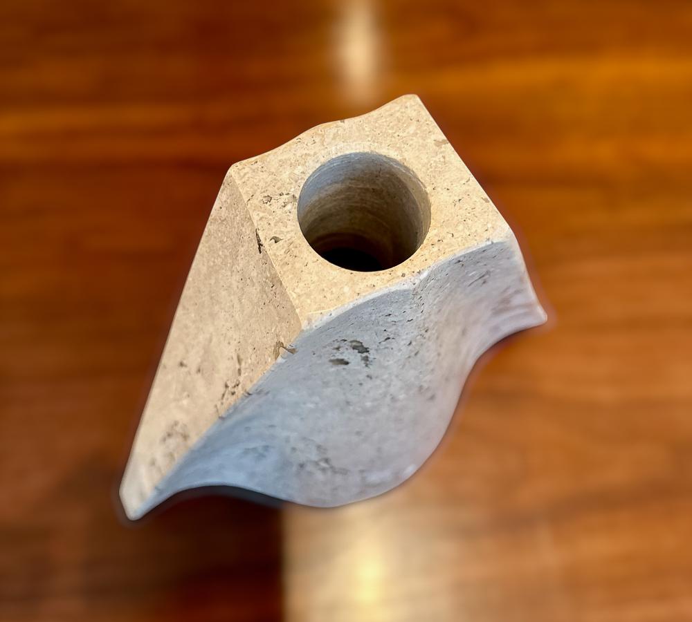 Vaso/candela Santísima Flower in marmo di Ensamble Artesano, 2024 in vendita 4