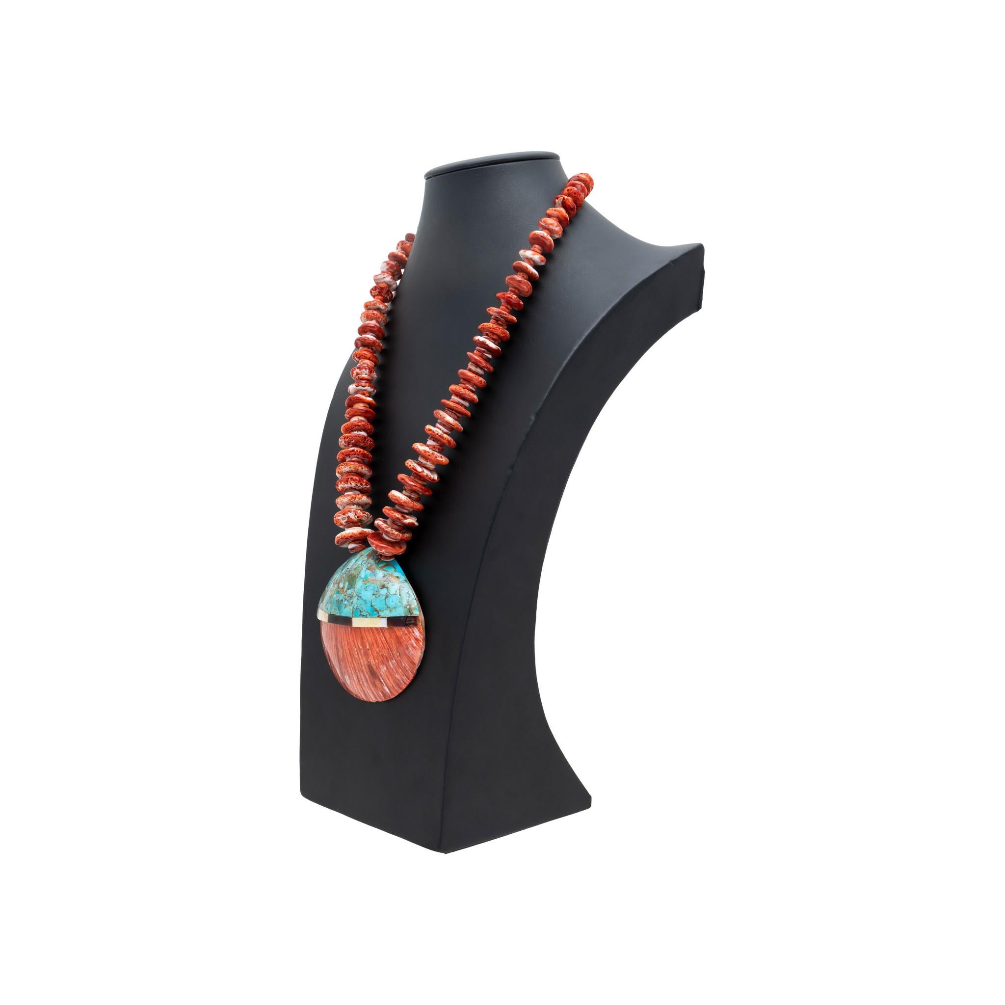 Santo Domingo Perlen-Halskette mit Muschel-Anhänger (Indigene Kunst (Nord-/Südamerika)) im Angebot