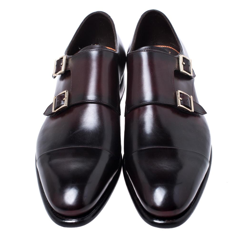 The nice thing about monk strap shoes is that they look good with both, formal and casual outfits. These narrow-toed shoes from Santoni are double monk straps made from quality leather, with leather lining and soles. The burgundy color pairs well