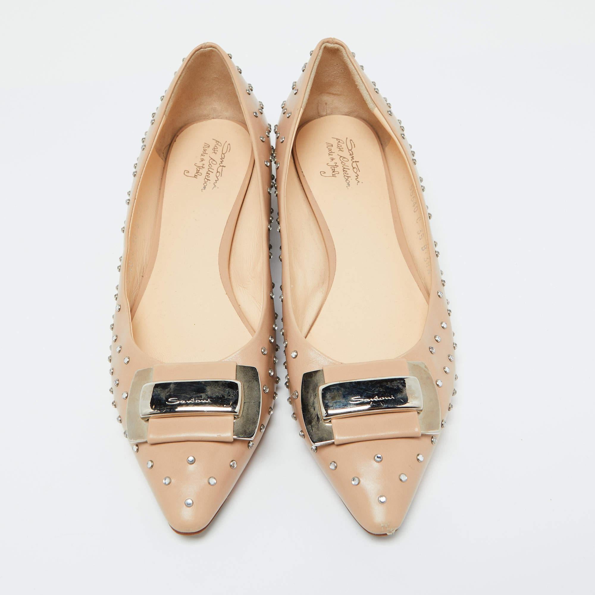 Beige Santoni in pelle impreziosita da cristalli con fibbia sulla punta delle ballerine misura 38,5 in vendita