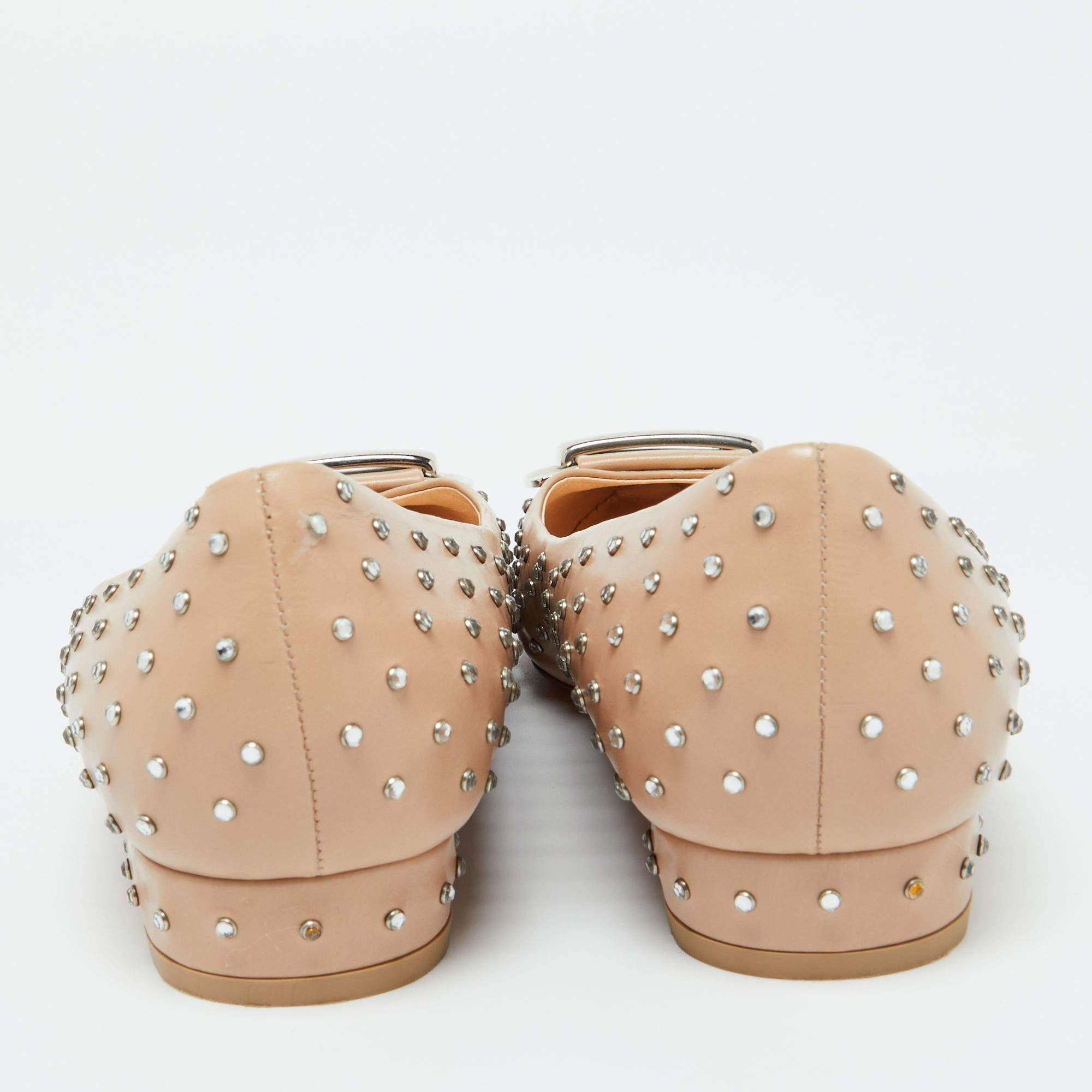 Donna Santoni in pelle impreziosita da cristalli con fibbia sulla punta delle ballerine misura 38,5 in vendita