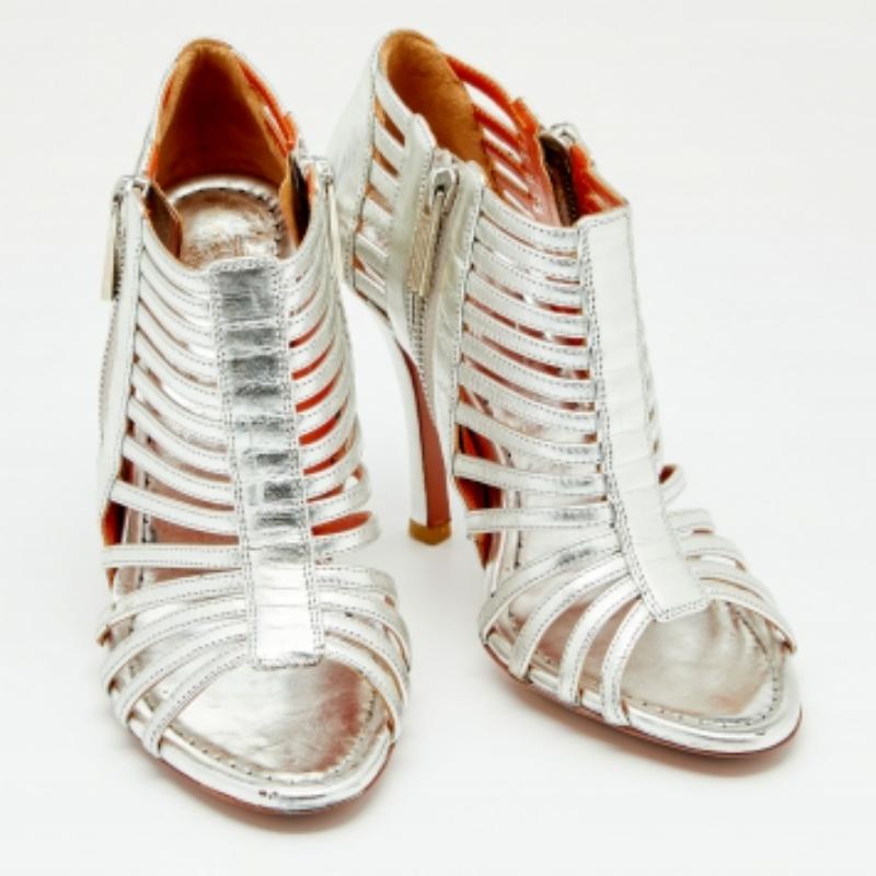 Santoni Sandalias enjauladas de piel plateada tamaño 36 en venta 2