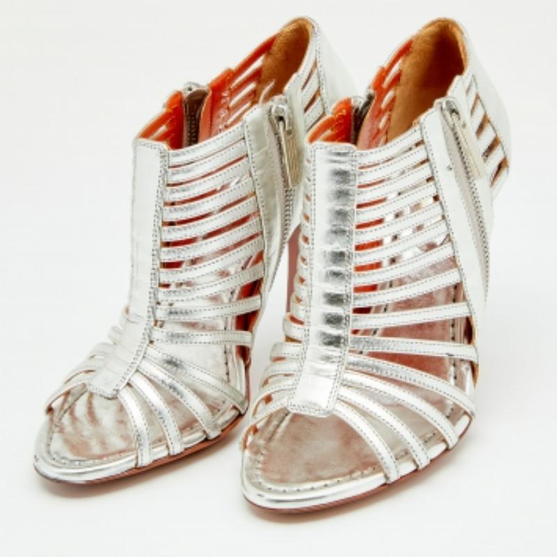 Santoni Sandalias enjauladas de piel plateada tamaño 36 en venta 3