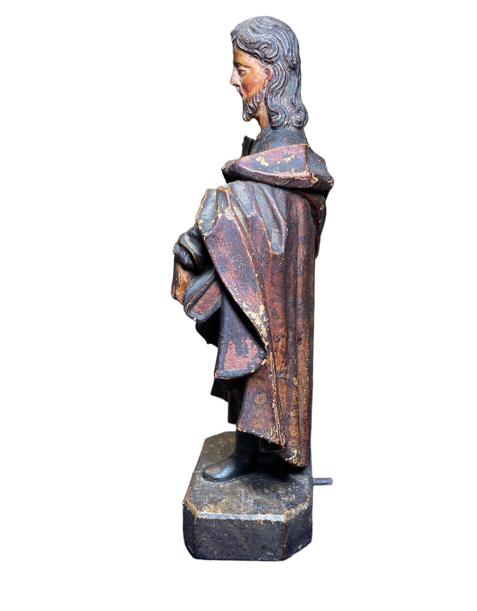 XX secolo Scultura in legno intagliato a mano di Santos De Palos in vendita