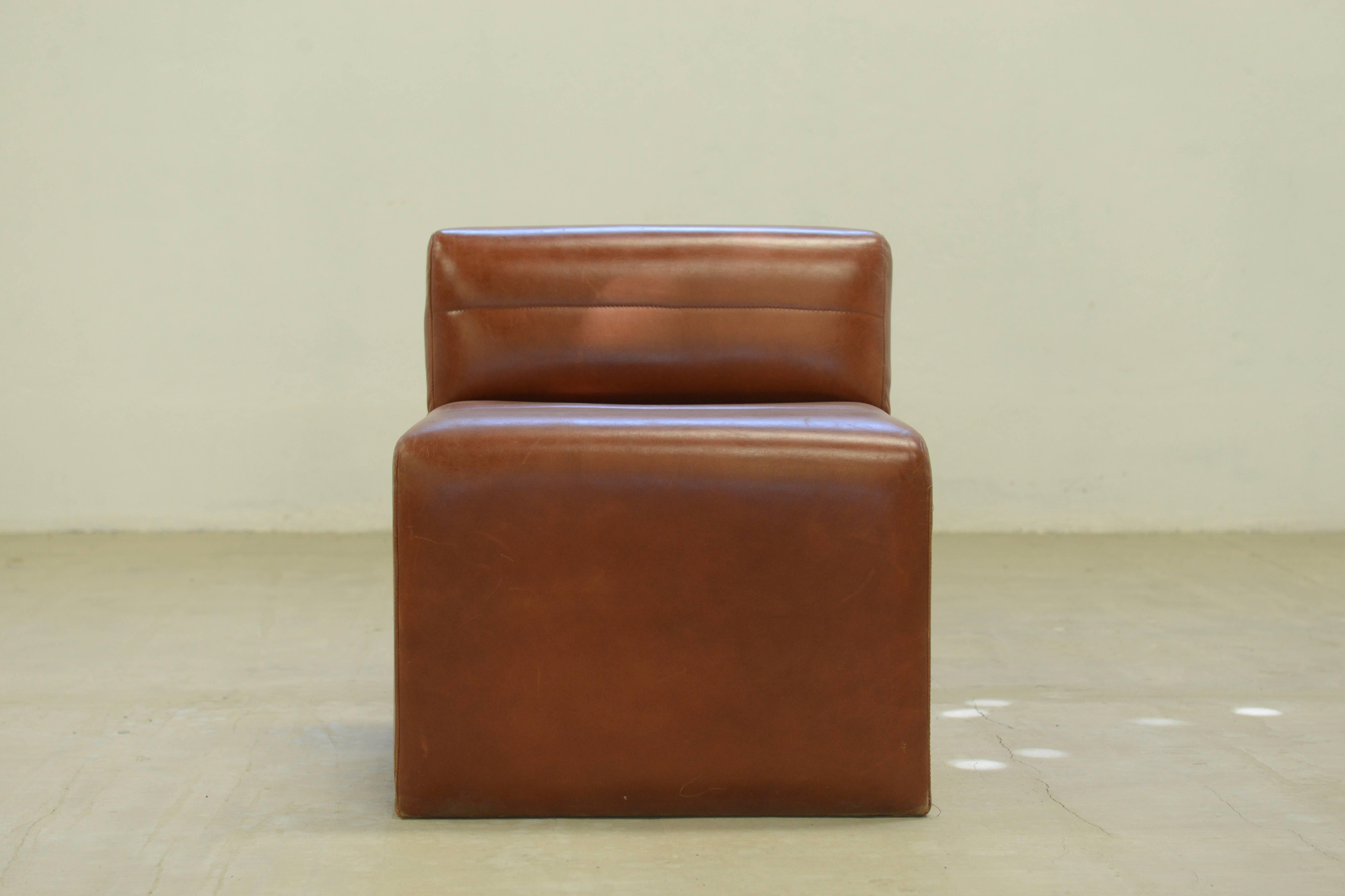 Modern Low-backed Banquette in Argentine Leather from Costantini, Santos In Stock  For Sale