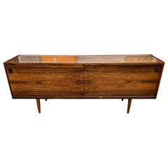 Buffet Santos Rosewood Modèle 20 de Nierls O Moller pour J.L. Mollers