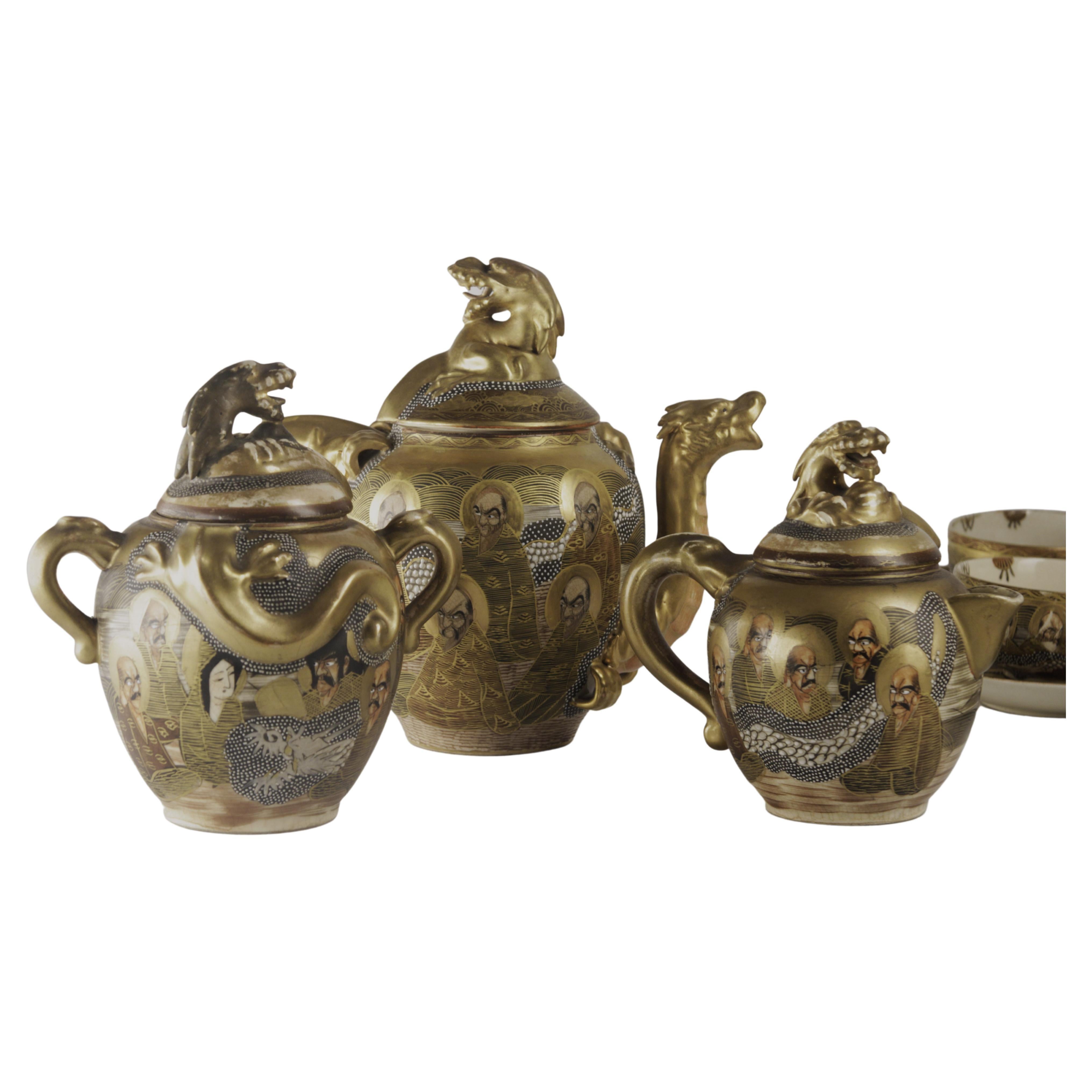 Tea service Santsuma set
Japanese game
Immortals Style (Dragon Ware)
Hand painted
Japanese Origin Circa 1900
porcelain material
Very good condition (some natural wear and gold wear on its lid)
The set includes: Teapot 25 cm high, 25 cm wide,